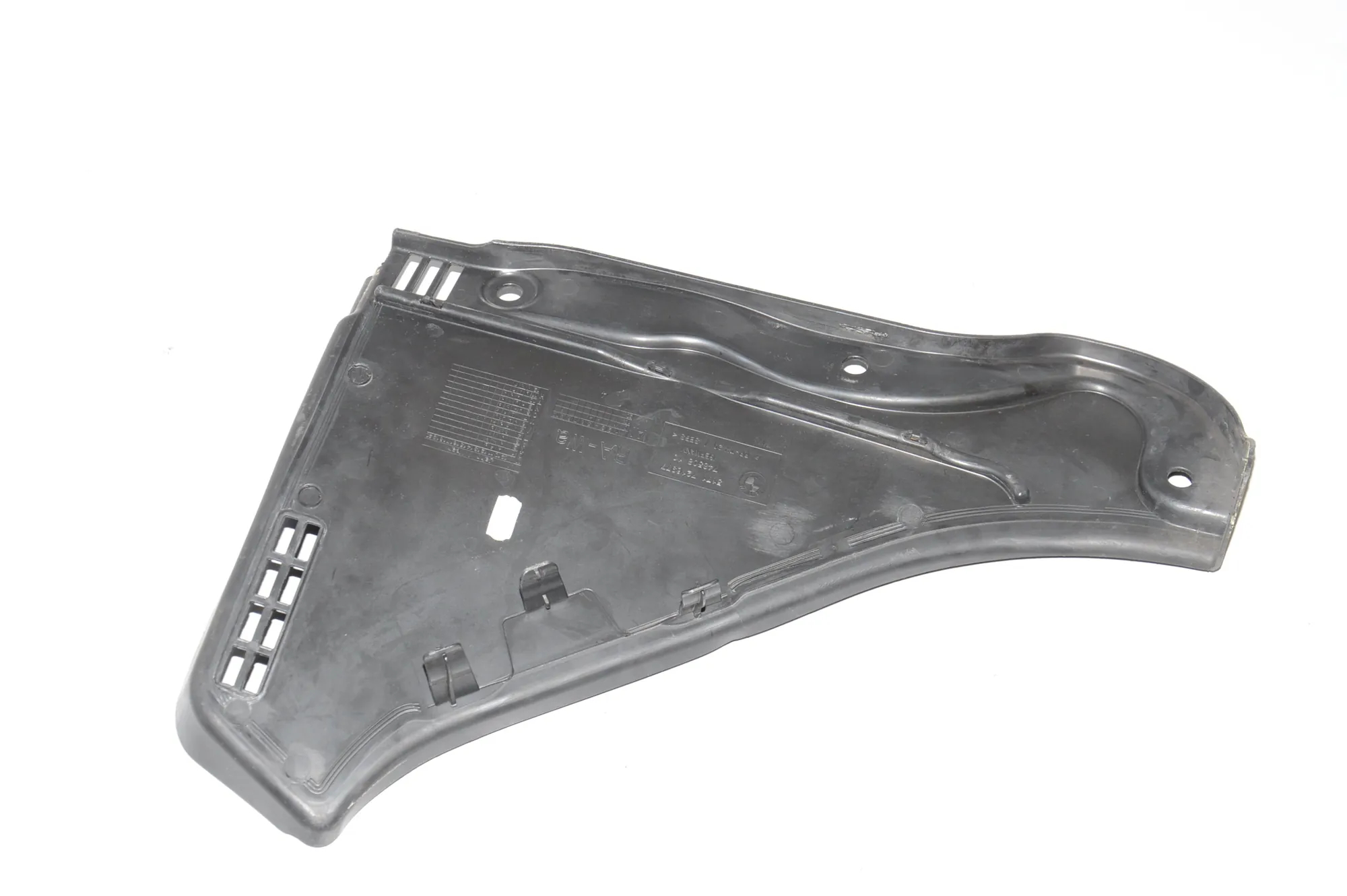 Front Wiper Cowl Trim – OEM 7216977 · BMW 5 Touring (F11) M 550 d xDrive 2012 – 4