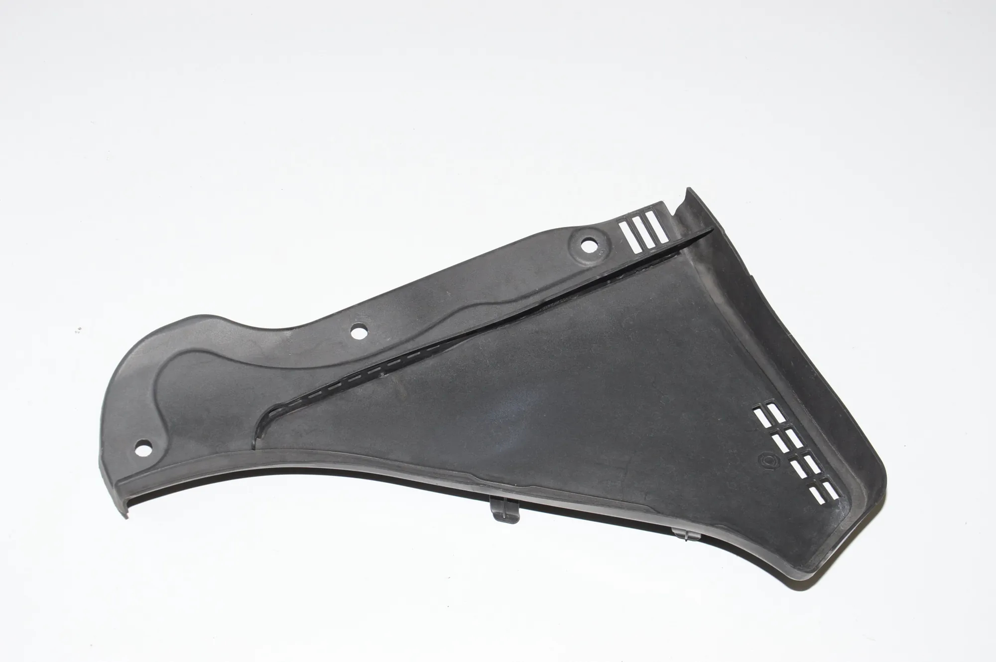 Front Wiper Cowl Trim – OEM 7216977 · BMW 5 Touring (F11) M 550 d xDrive 2012