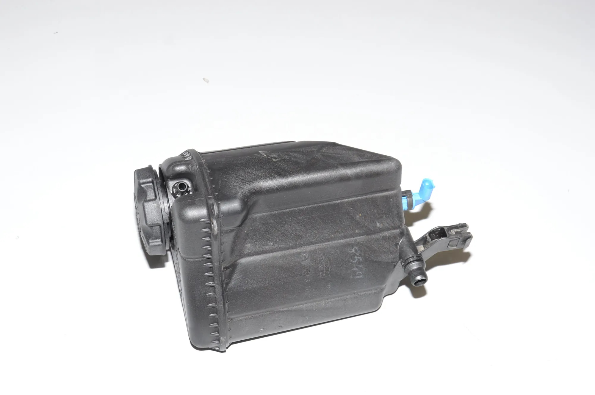 Expansion Tank – OEM 7601949 · BMW 5 Touring (F11) M 550 d xDrive 2012 – 3