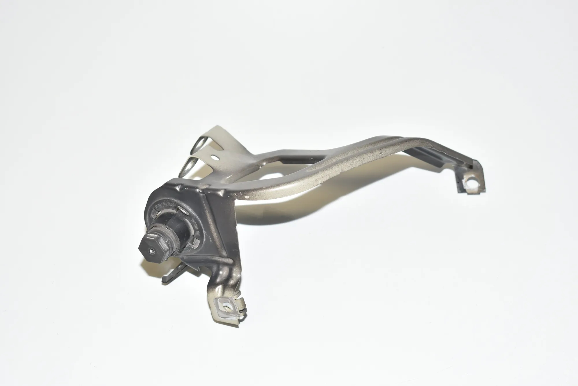 Front Left Fender Holder – OEM 7183752 · BMW 5 Touring (F11) M 550 d xDrive 2012
