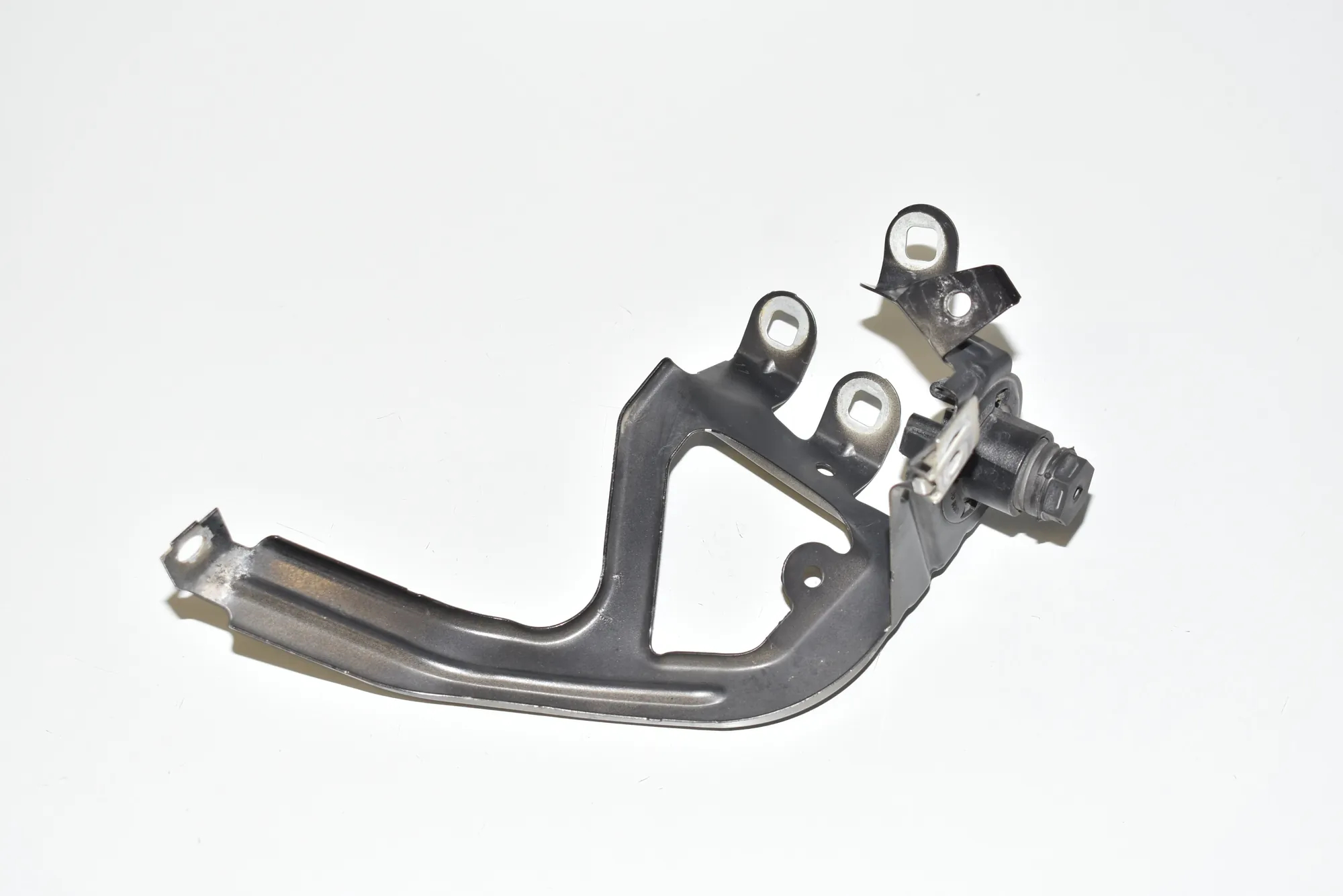 Front Left Fender Holder – OEM 7183752 · BMW 5 Touring (F11) M 550 d xDrive 2012 – 3