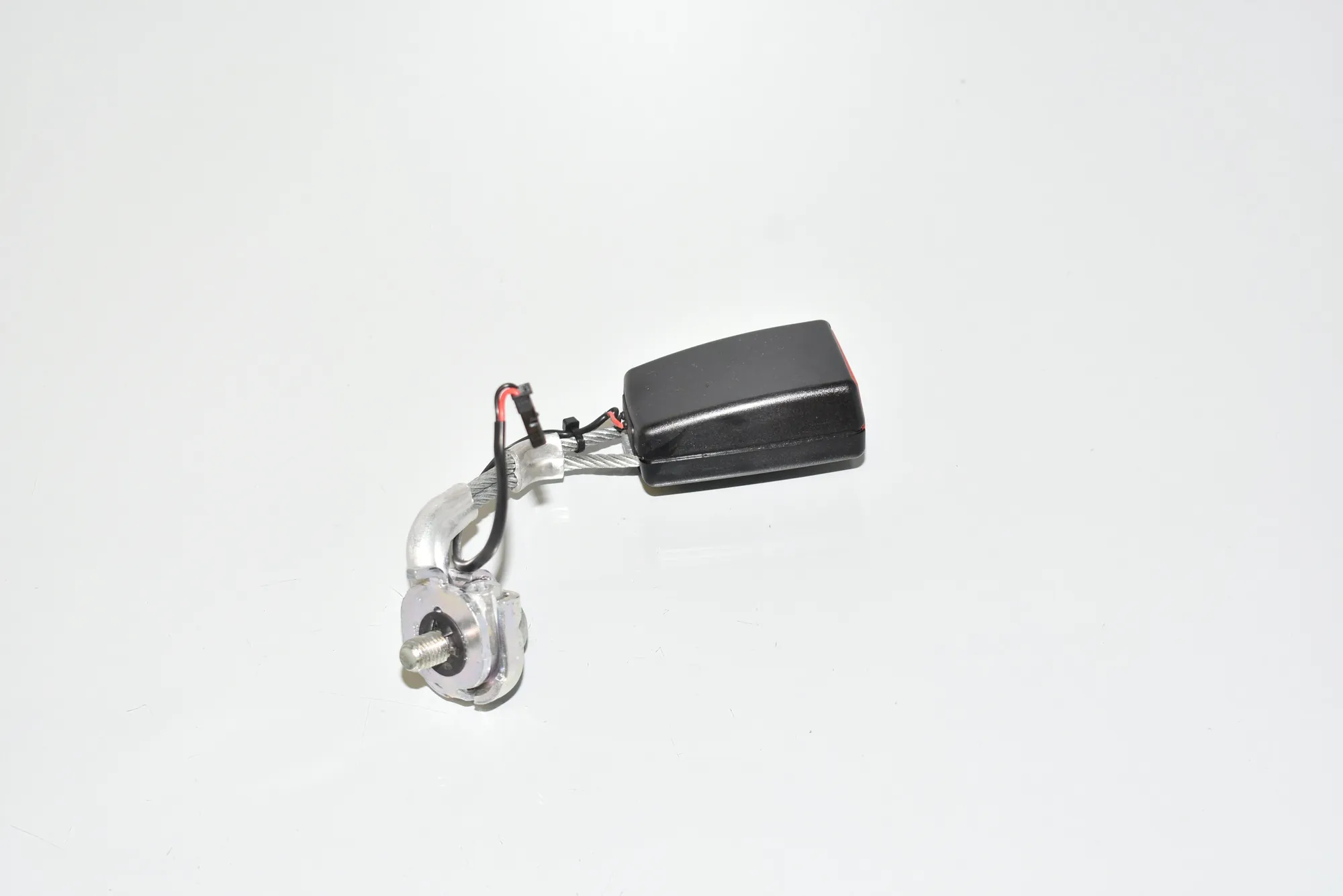 Rear Right Seat Buckle – OEM 7243274 · BMW 5 Touring (F11) M 550 d xDrive 2012
