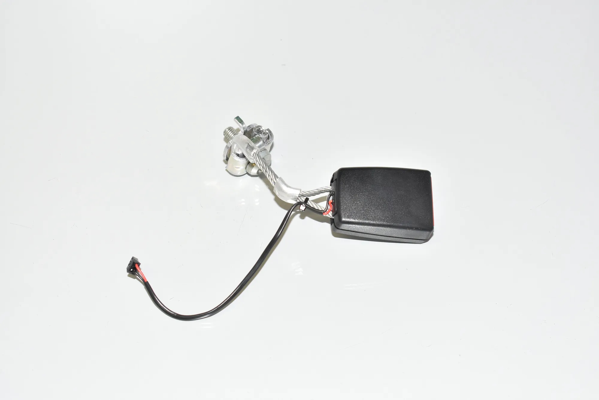 Rear Left Seat Buckle – OEM 7243273 · BMW 5 Touring (F11) M 550 d xDrive 2012 – 3
