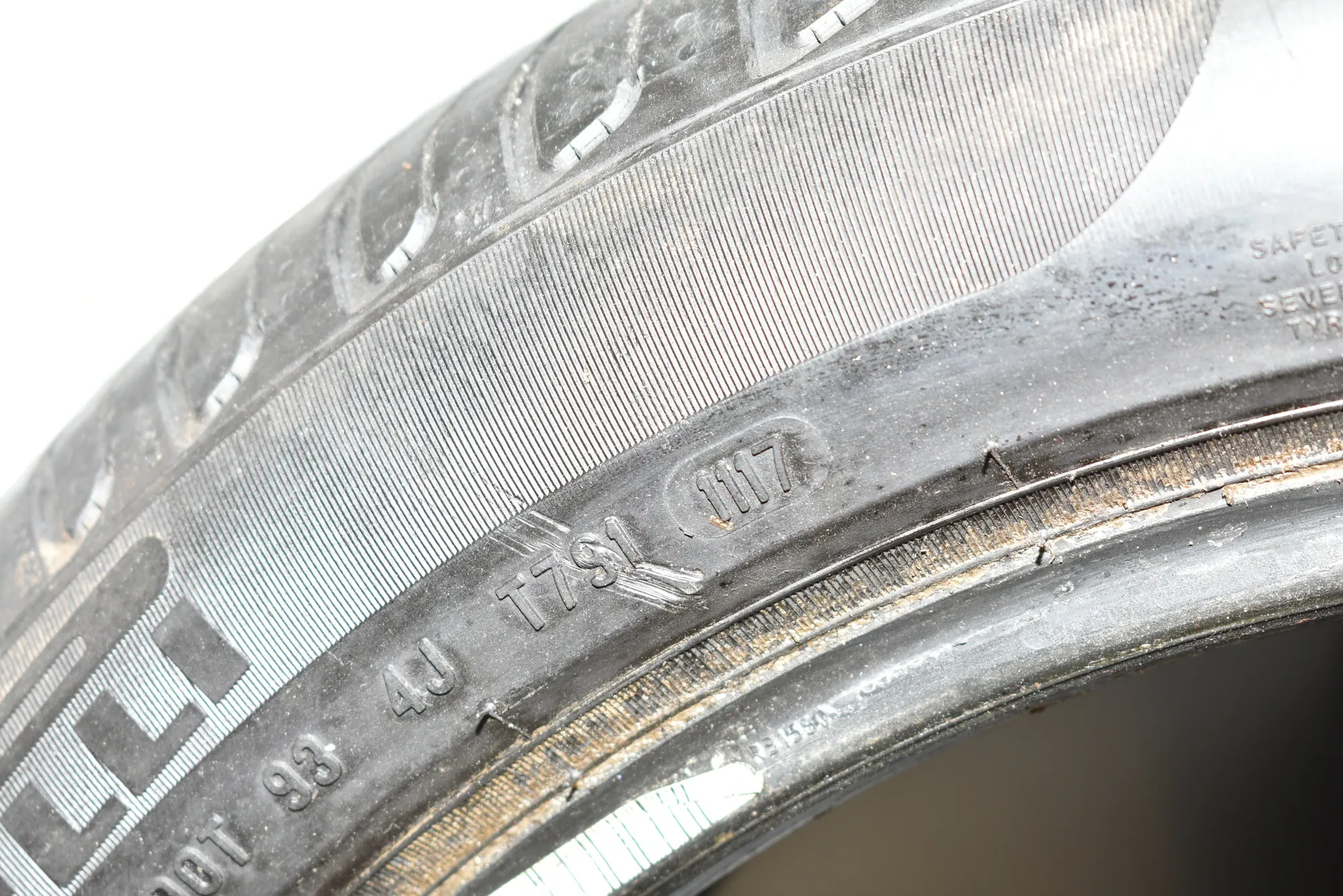 Tyre Kit · BMW 5 (G30) BMW 5 (G30) 2016 – 11