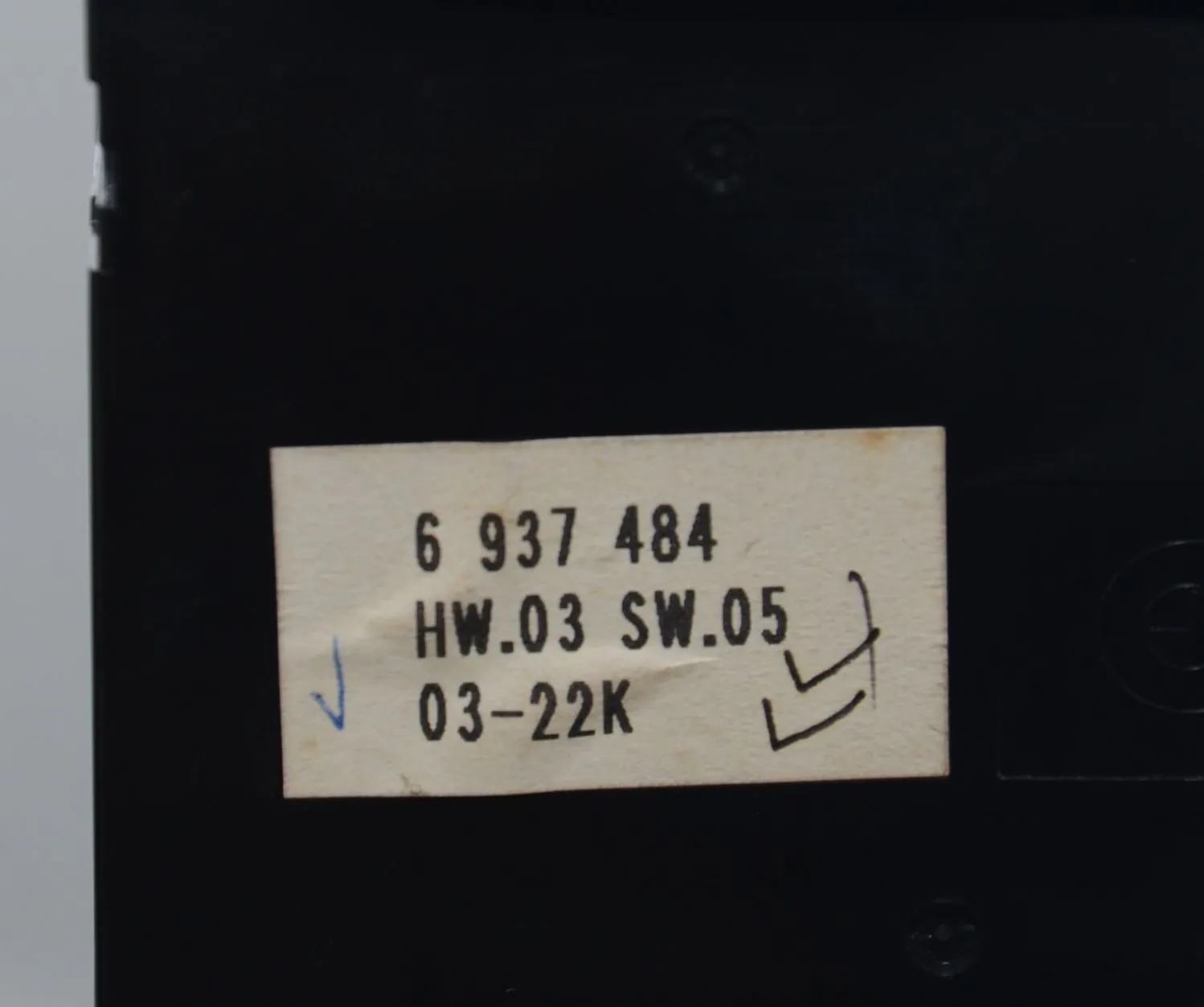 Front Left Door Window Switch – OEM 6937484 · BMW X5 (E53) 4.6 is 2003 – 5