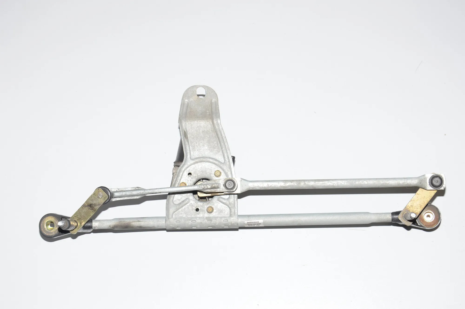 Front Windshield Wiper Mechanism – OEM 7046571 · BMW X5 (E53) 4.6 is 2003 – 4