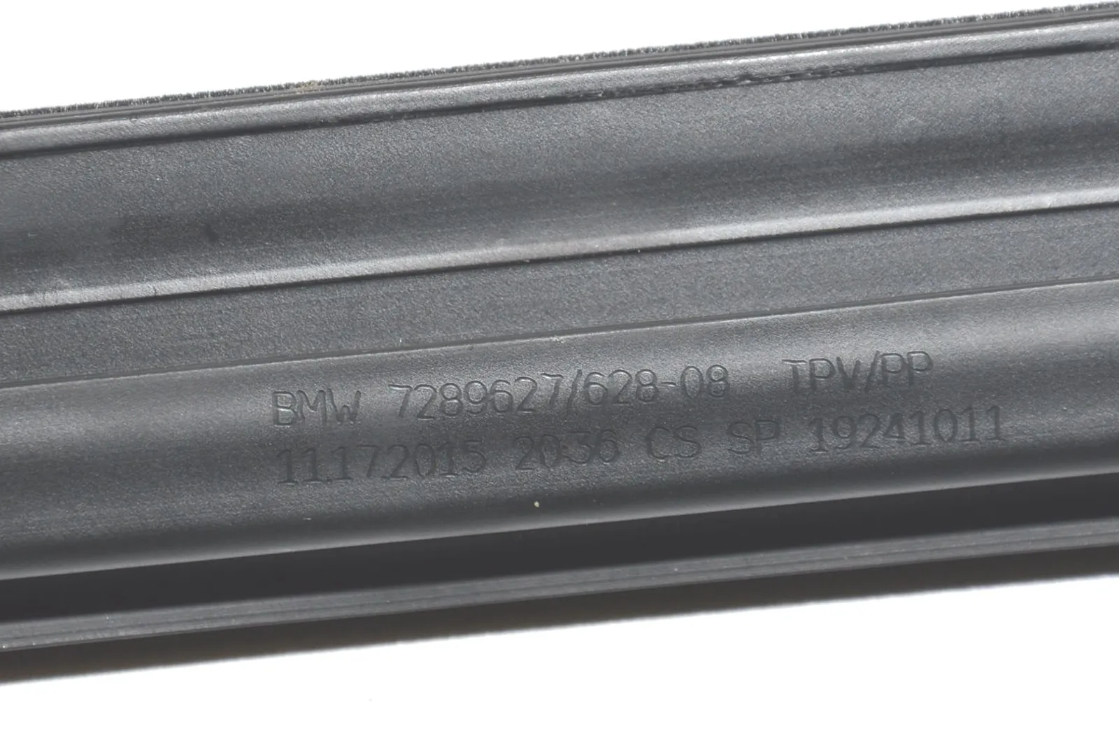 Front Right Door Seal Rubber – OEM 7289628 · BMW X5 (F15, F85) M 50 d 2015 – 5