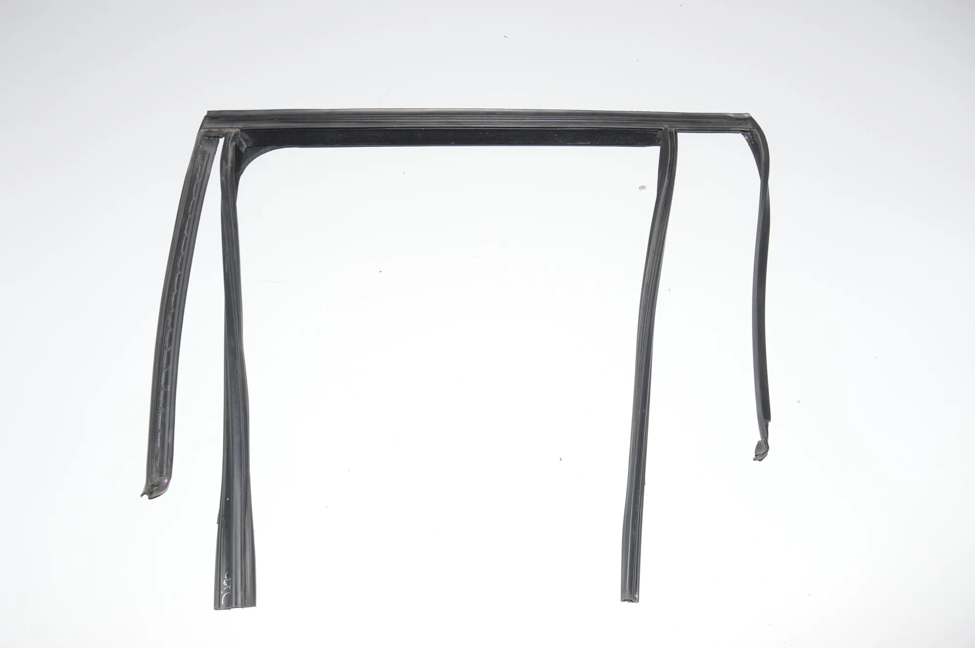 Rear Left Door Seal Rubber – OEM 51357289667 · BMW X5 (F15, F85) M 50 d 2015 – 3