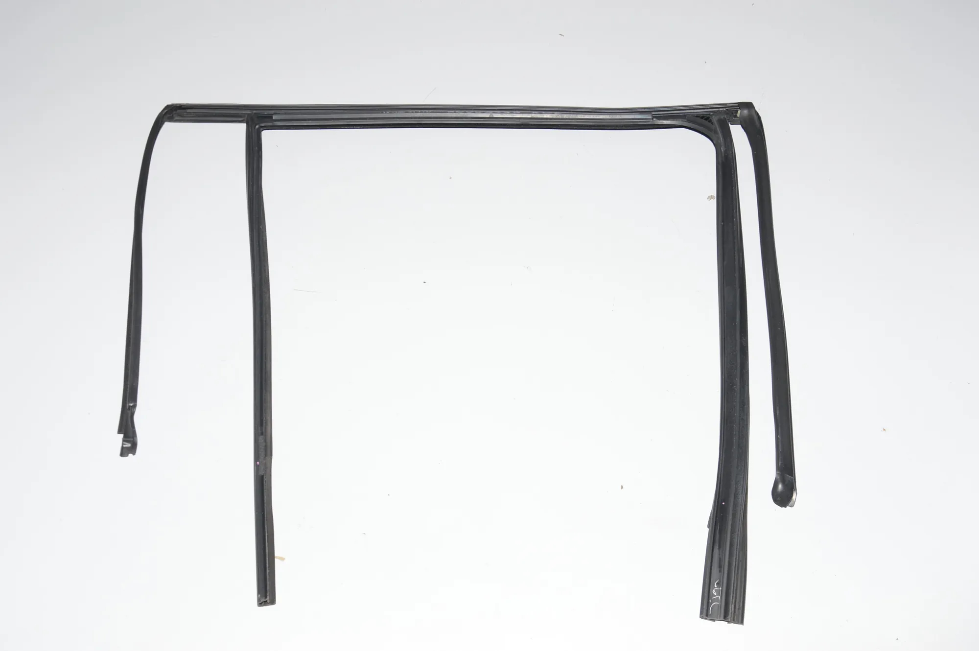 Rear Left Door Seal Rubber – OEM 51357289667 · BMW X5 (F15, F85) M 50 d 2015