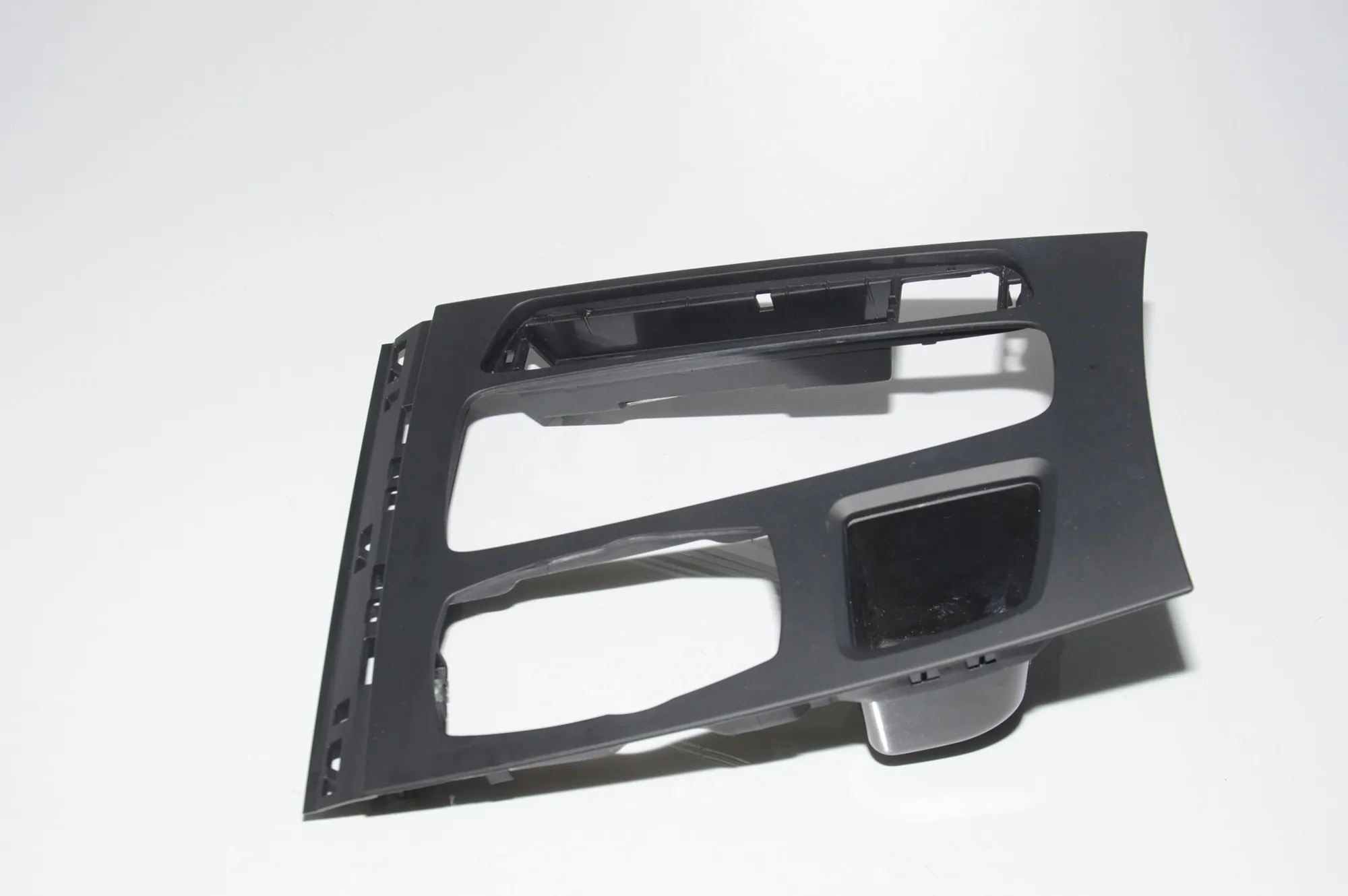 Gear Shifting Level Plastic Trim – OEM 69252116 · BMW X5 (F15, F85) M 50 d 2015 – 2