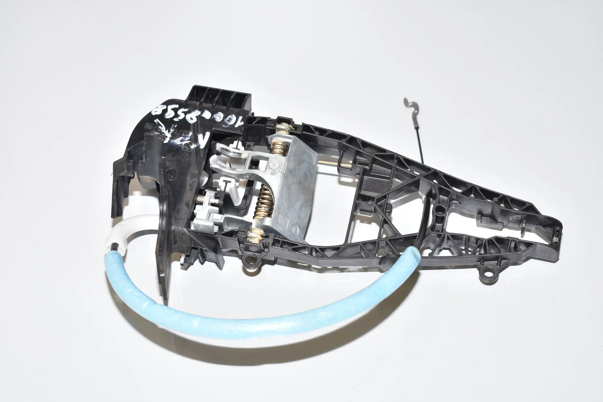 Front Left Door Interior Handle Frame – OEM 7304803 · BMW X5 (F15, F85) M 50 d 2015