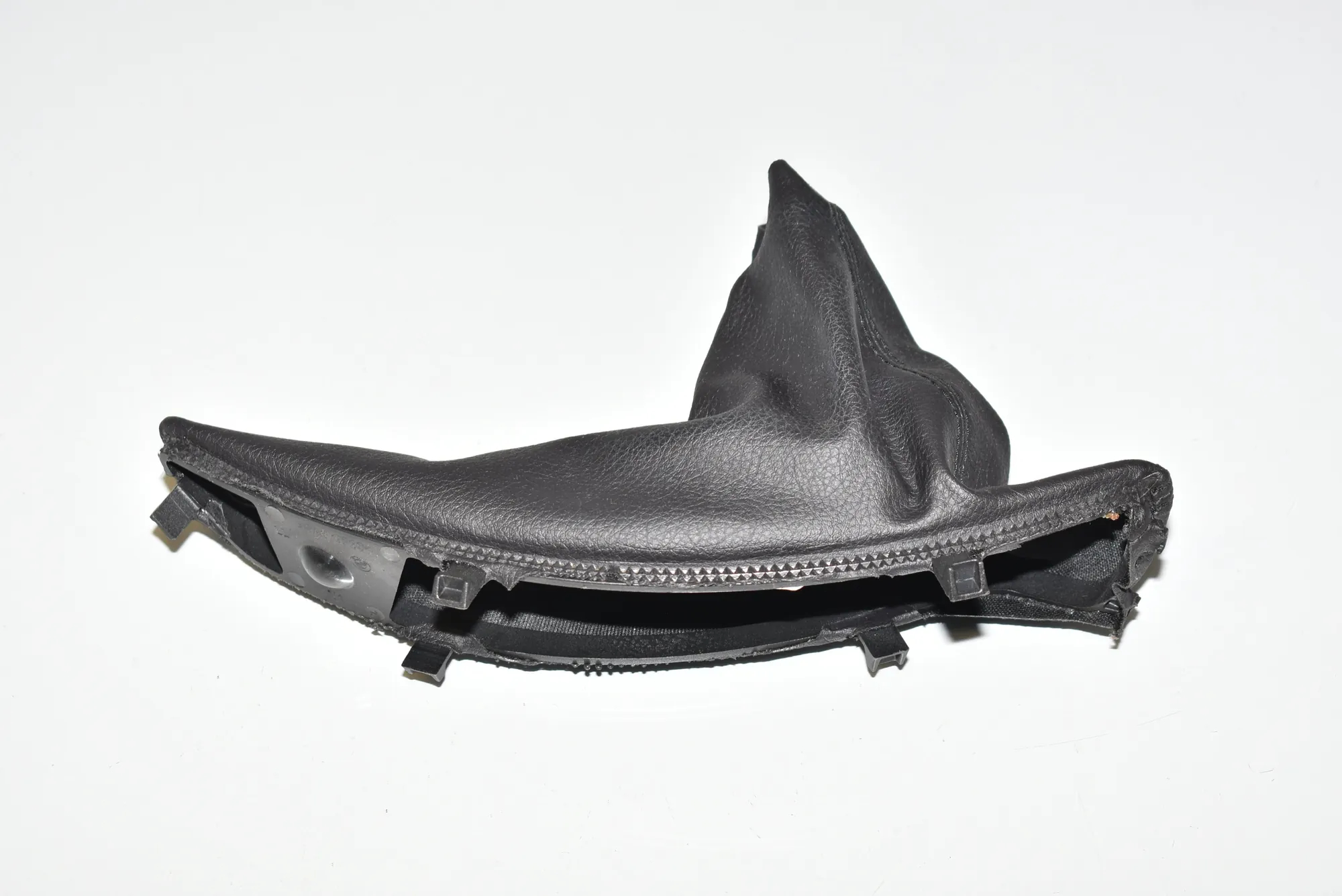 Handbrake Handle Trim – OEM 9235425 · BMW 3 Touring (F31) 320 d 2012 – 3