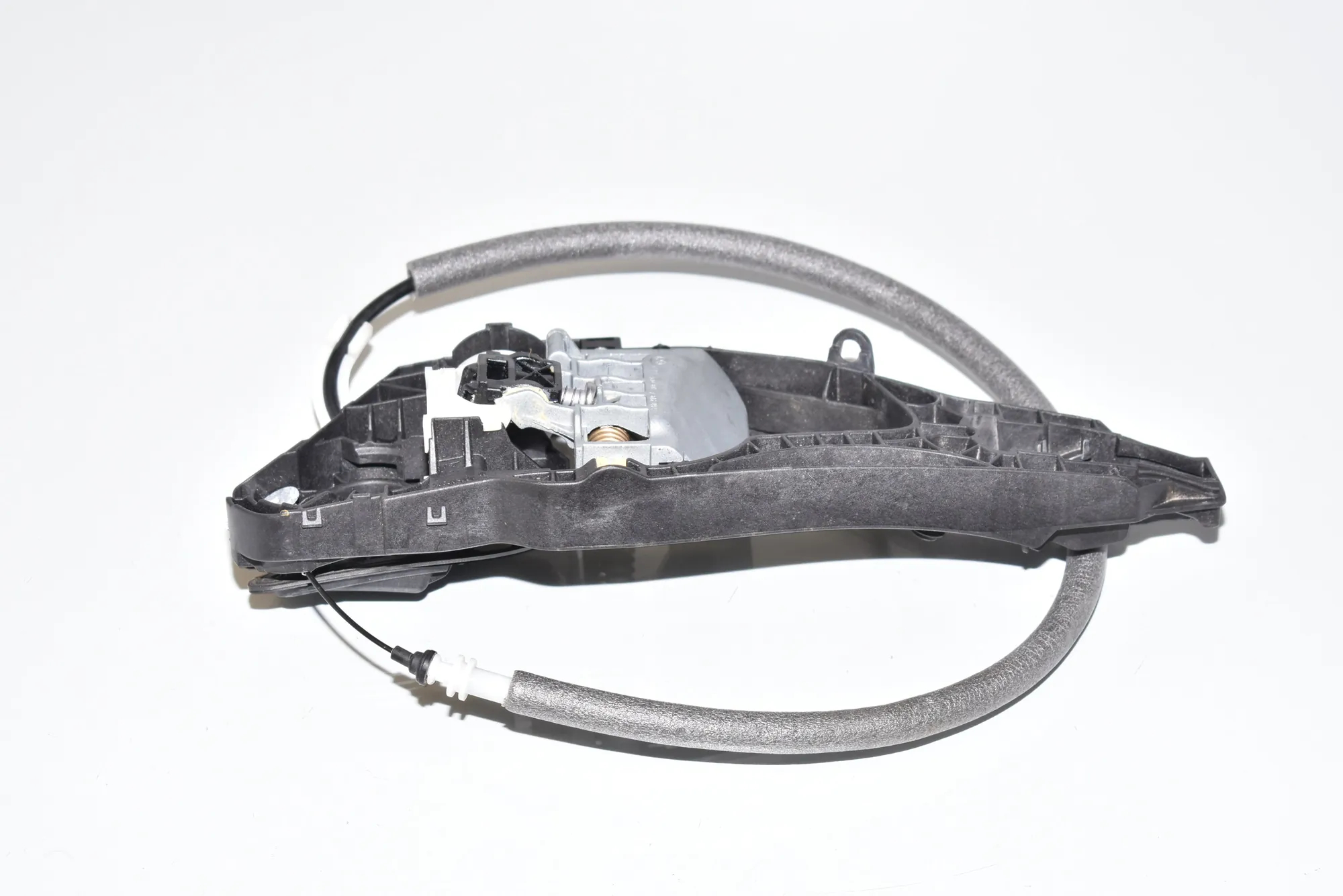 Rear Right Door Interior Handle Frame – OEM 7377242 · BMW 7 (G11, G12) BMW 7 (G11, G12) 740 d, Ld xDrive 2019
