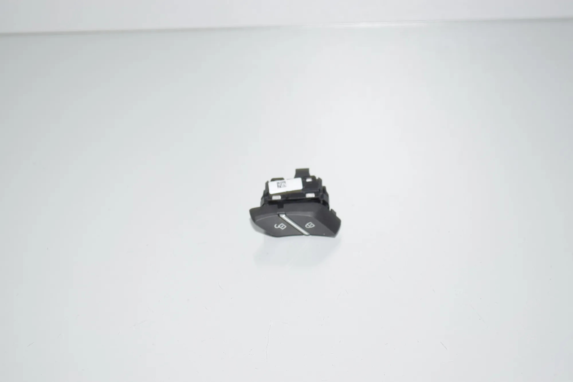 Central Locking Switch – OEM 9350441 · BMW X5 (F15, F85) M 50 d 2015 – 2