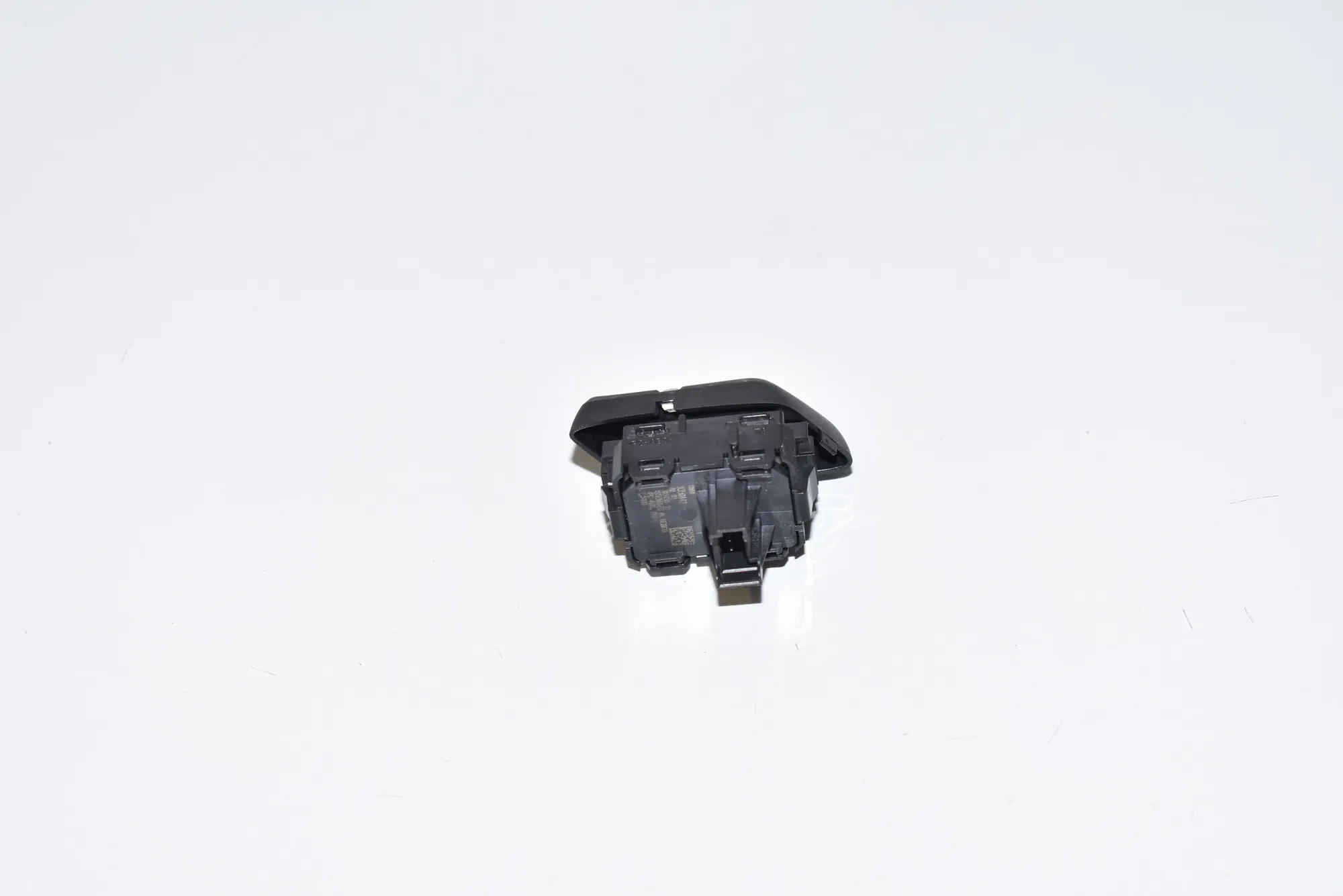 Central Locking Switch – OEM 9350442 · BMW X5 (F15, F85) M 50 d 2015 – 4