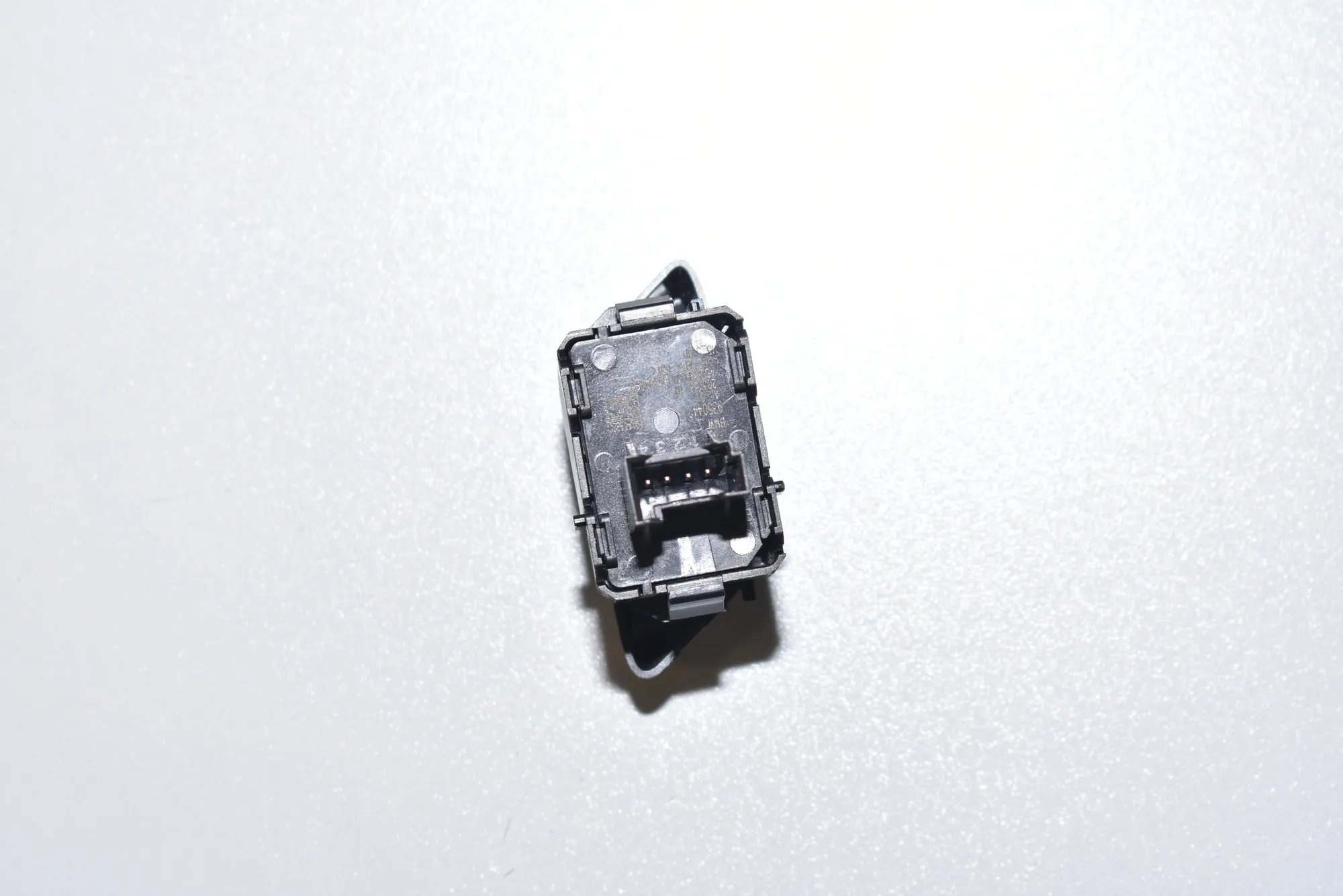 Central Locking Switch – OEM 9350442 · BMW X5 (F15, F85) M 50 d 2015 – 5