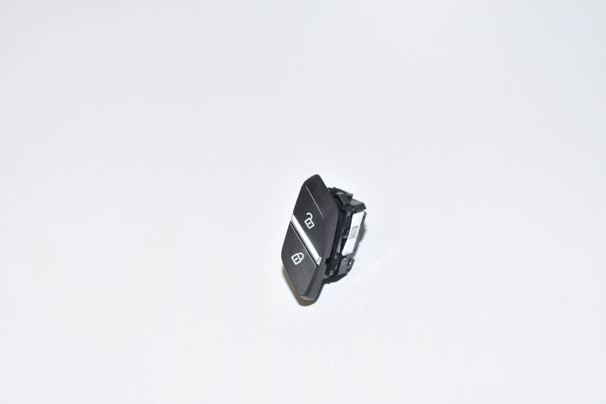 Central Locking Switch – OEM 9350442 · BMW X5 (F15, F85) M 50 d 2015 – 2