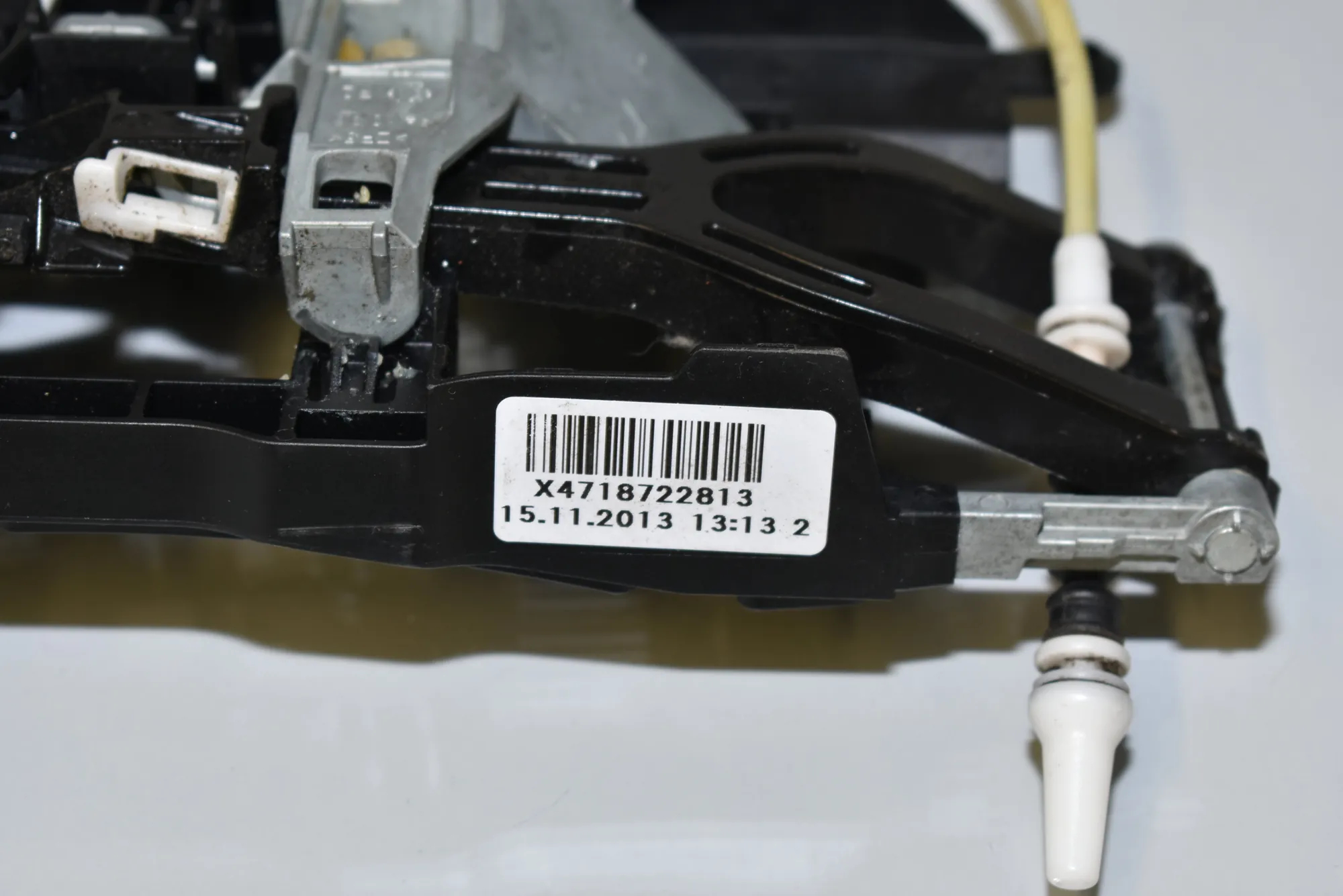 Front Right Door Interior Handle Frame – OEM 7187228 · BMW 5 Touring (F11) M 550 d xDrive 2013 – 5