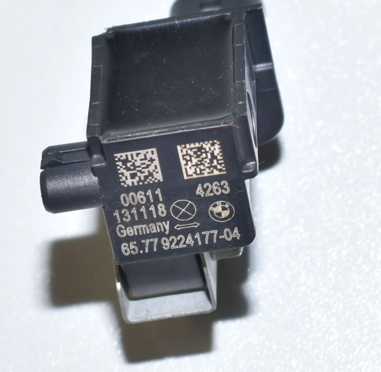 Left Side Impact Sensor – OEM 9224177 · BMW 5 Touring (F11) M 550 d xDrive 2013 – 4