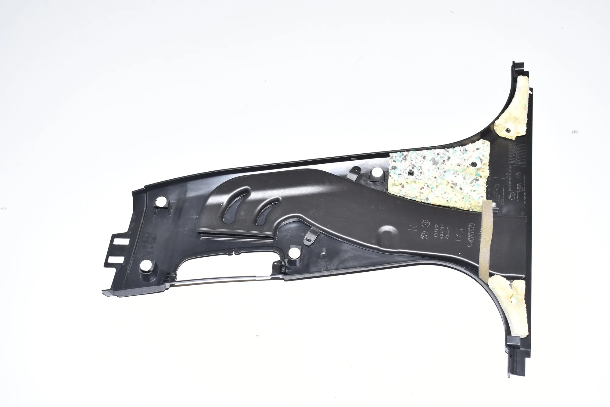 Right Side B Pillar Trim – OEM 9116354 · BMW 5 Touring (F11) M 550 d xDrive 2013 – 4