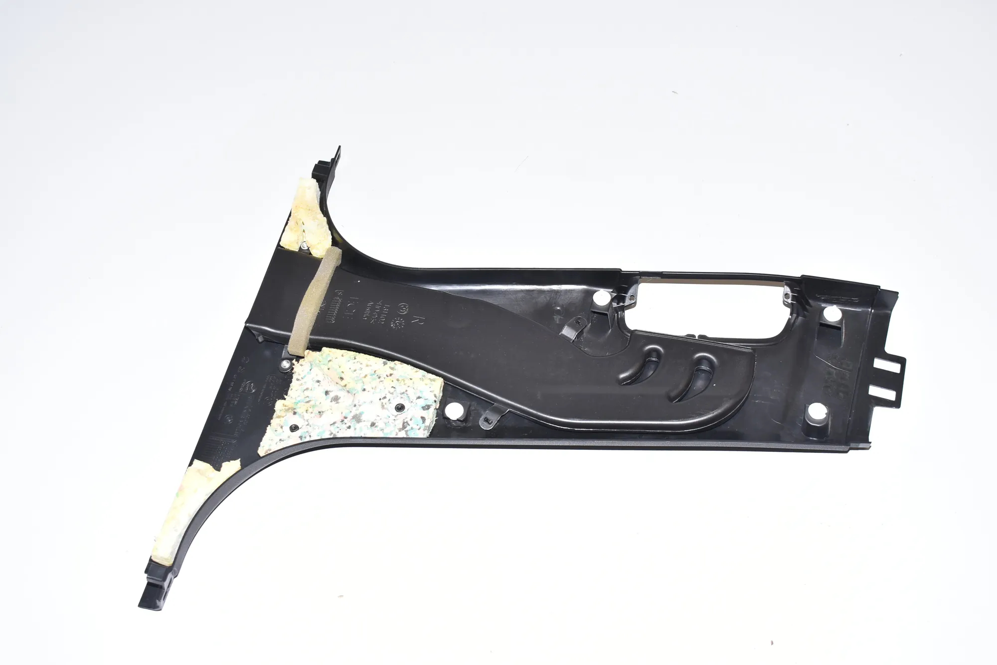 Right Side B Pillar Trim – OEM 9116354 · BMW 5 Touring (F11) M 550 d xDrive 2013 – 3