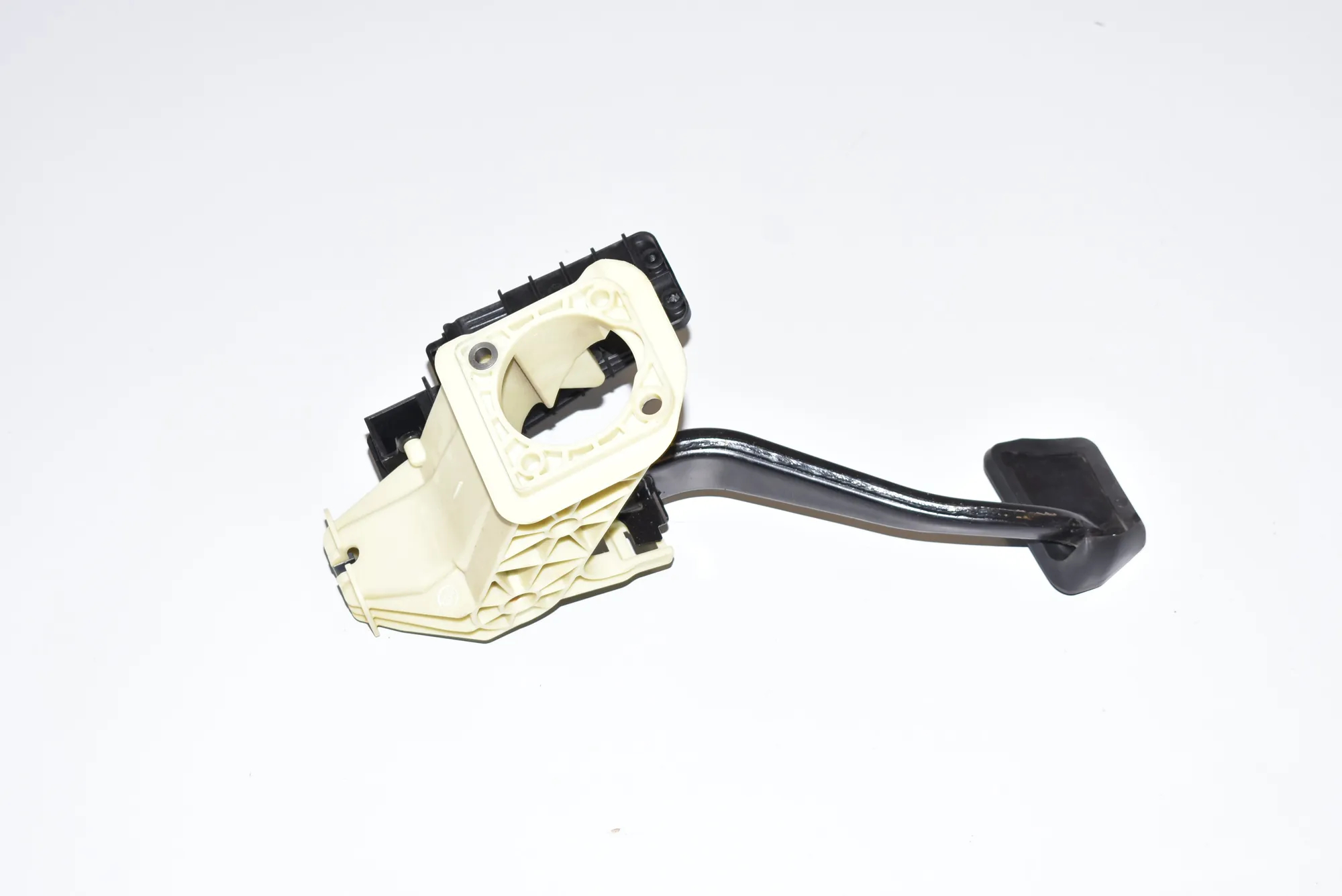 Brake Pedal – OEM 6782665 · BMW 5 Touring (F11) M 550 d xDrive 2013 – 4