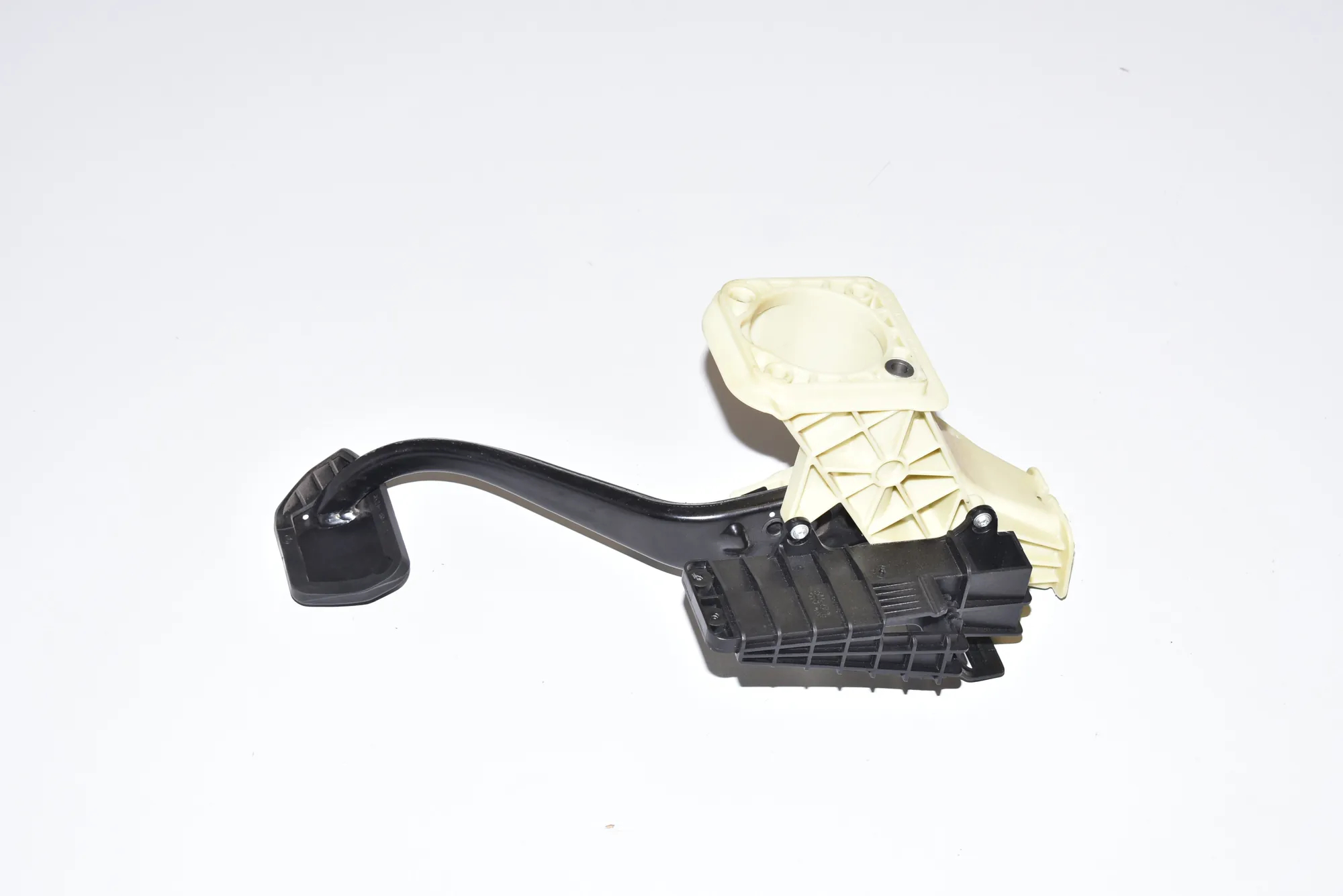 Brake Pedal – OEM 6782665 · BMW 5 Touring (F11) M 550 d xDrive 2013 – 3
