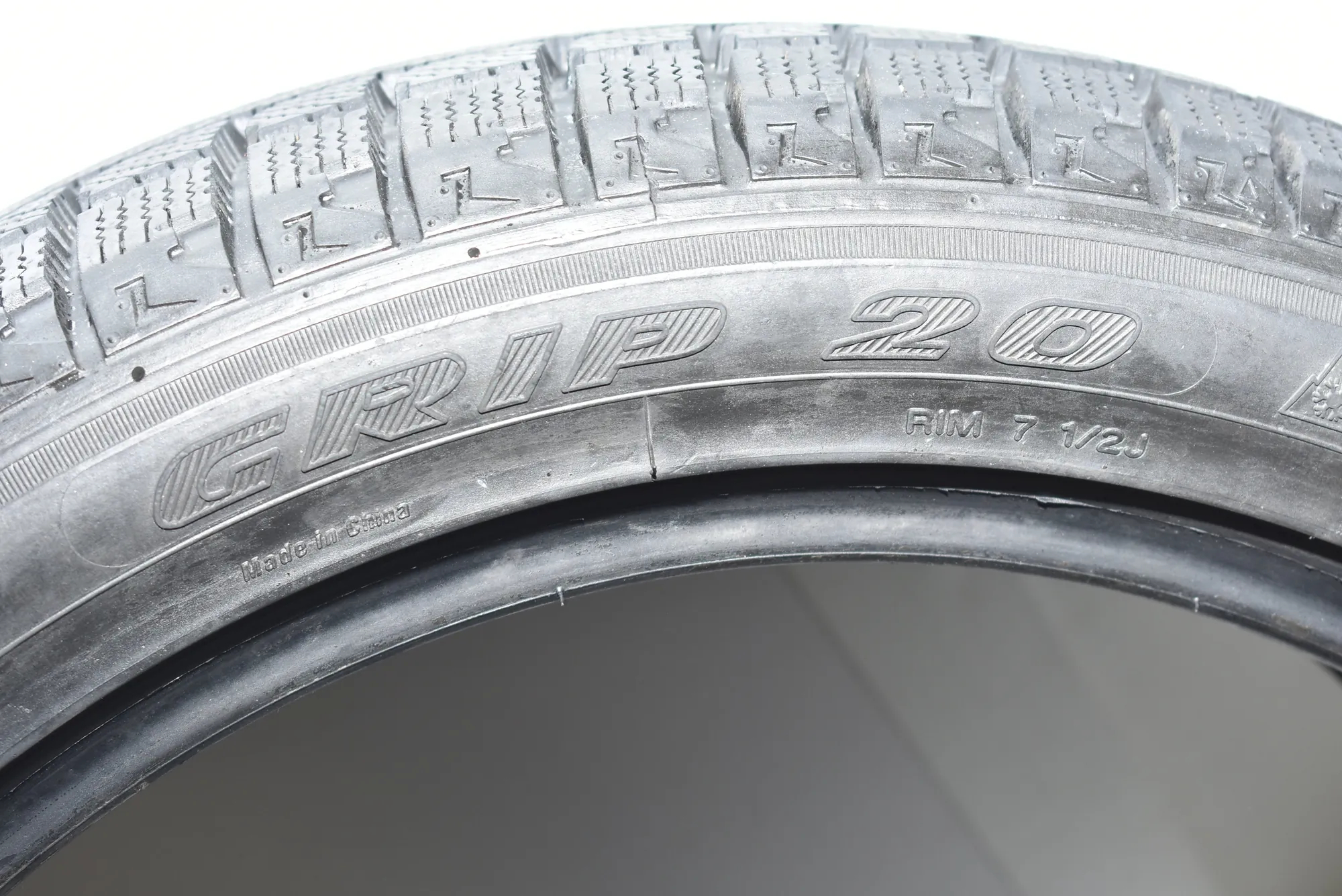 Tyre Kit · BMW 3 (F30, F80) BMW 3 (F30, F80) 320 d 2012 – 3