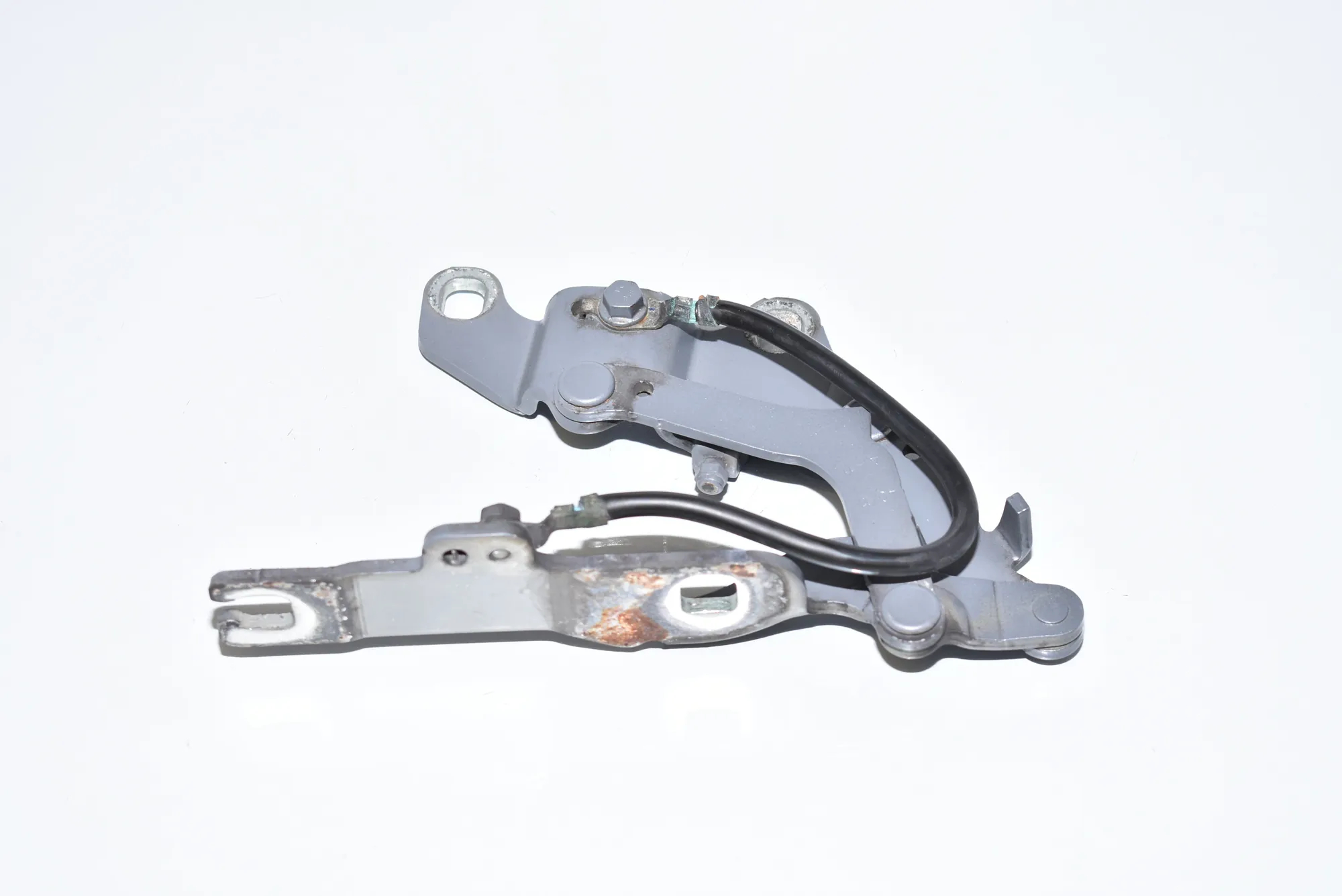 Front Left Bonnet Hinge – OEM 7115263 · BMW 3 Touring (E91) 325 d 2011