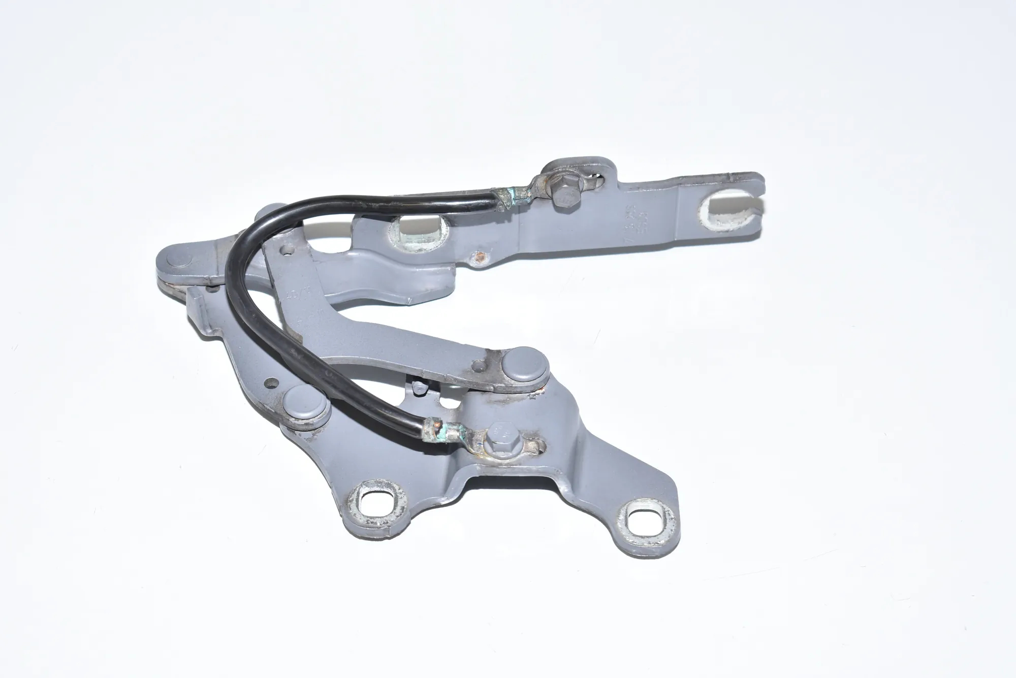 Front Left Bonnet Hinge – OEM 7115263 · BMW 3 Touring (E91) 325 d 2011 – 2