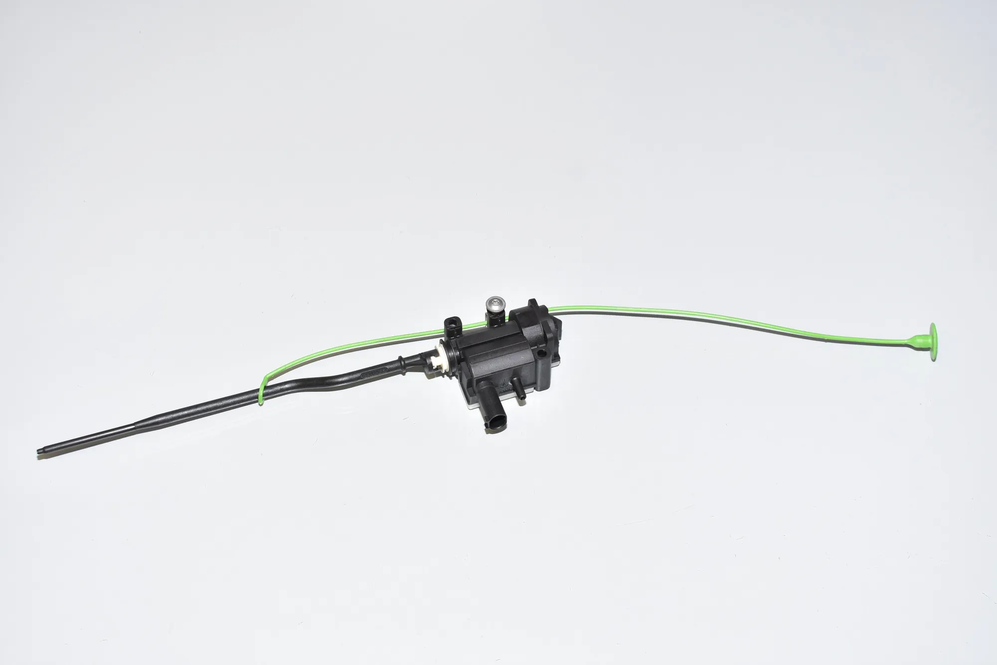 Fuel Tank Cover Lock – OEM 6985880 · BMW 3 Touring (E91) 325 d 2011 – 3