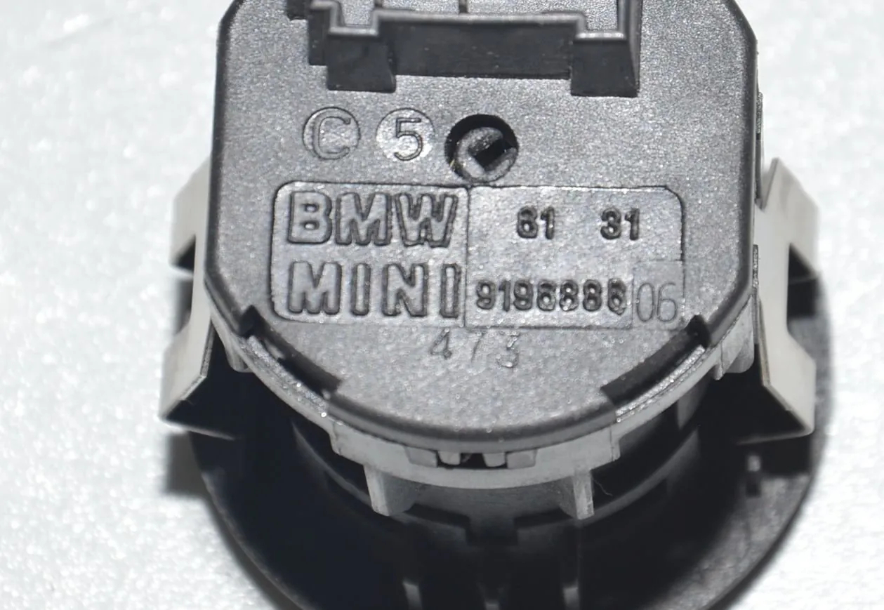 SRS Switch – OEM 9196886 · BMW 5 Touring (F11) M 550 d xDrive 2013 – 6