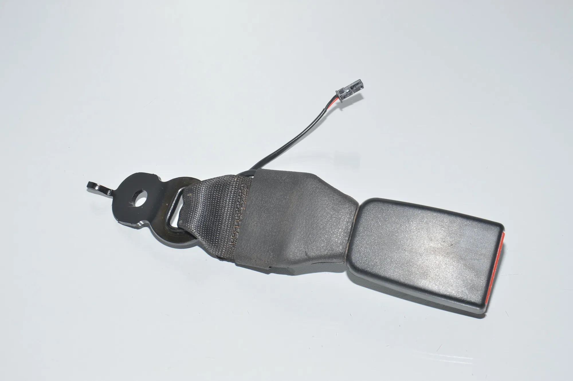Rear Middle Seat Buckle – OEM 7243275 · BMW 5 Touring (F11) M 550 d xDrive 2013 – 2