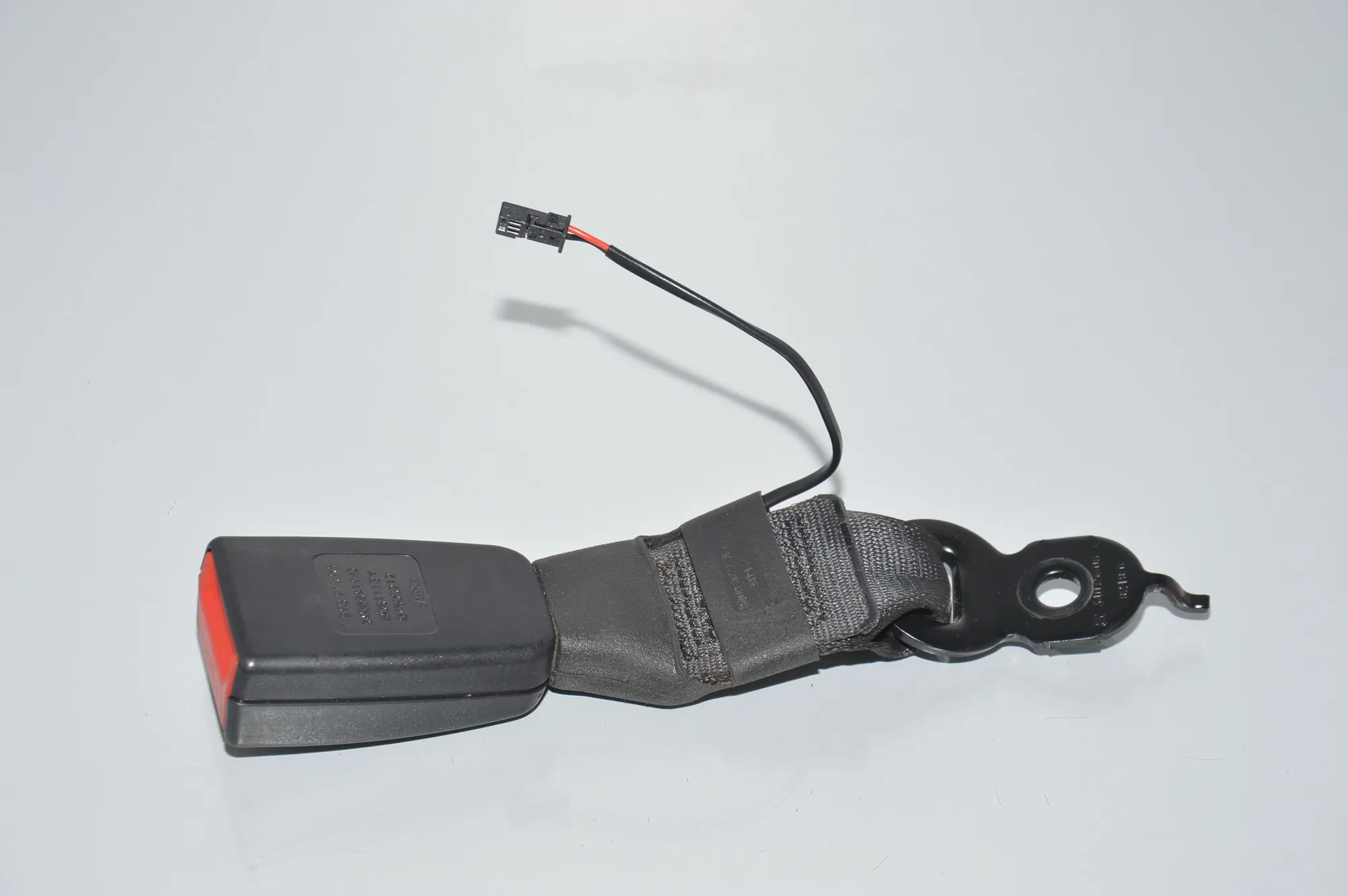 Rear Middle Seat Buckle – OEM 7243275 · BMW 5 Touring (F11) M 550 d xDrive 2013 – 3