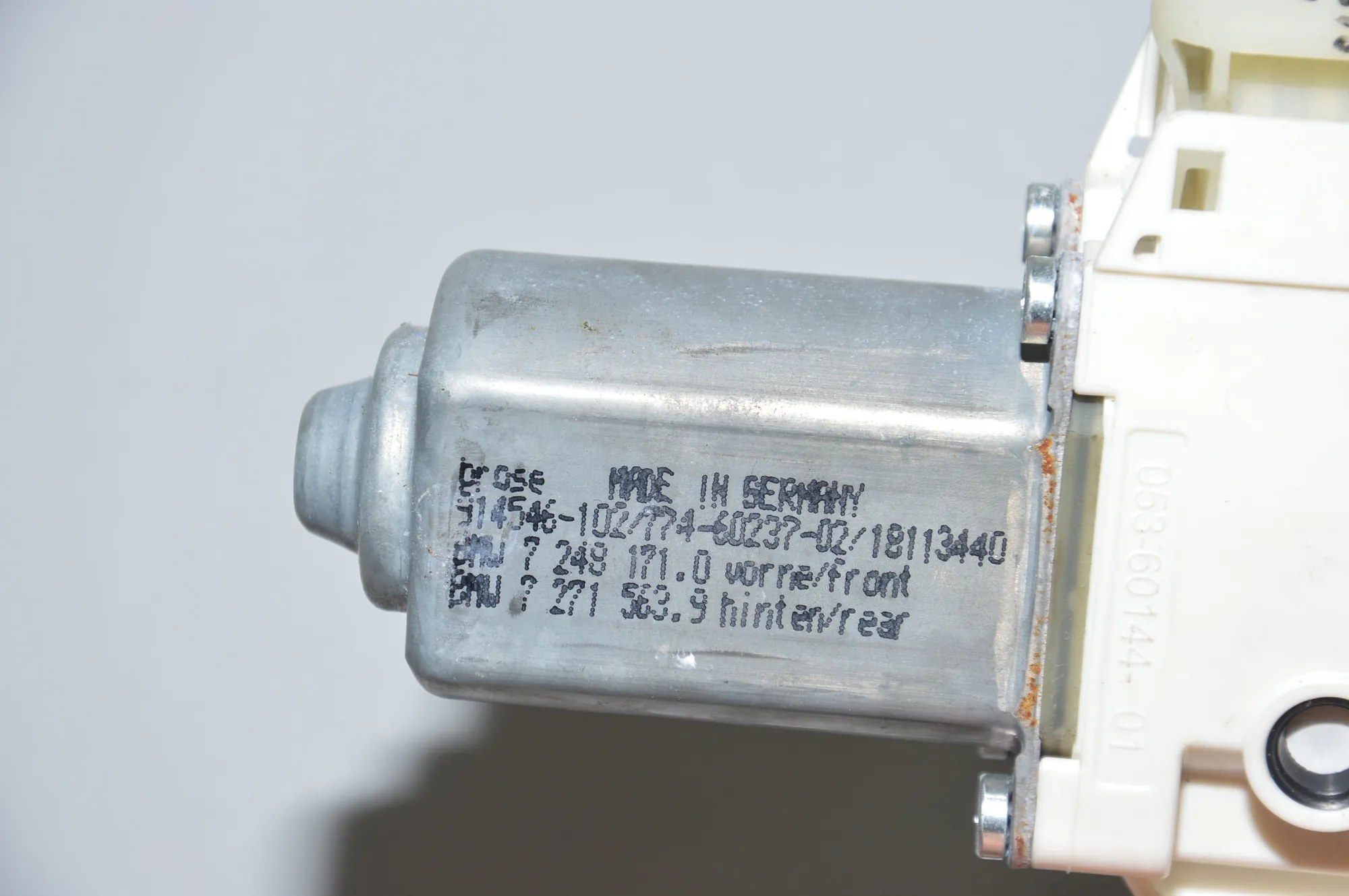 Rear Left Door Window Control Motor – OEM 7271563 · BMW 5 Touring (F11) M 550 d xDrive 2013 – 6