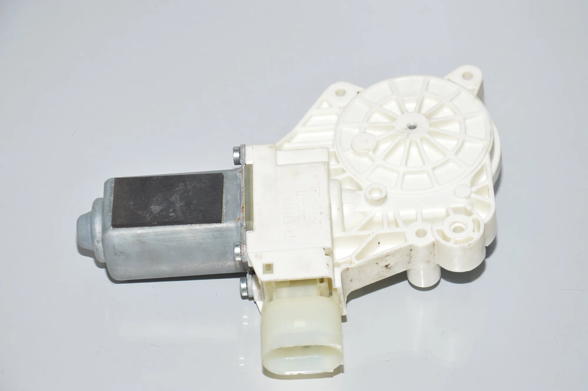 Rear Left Door Window Control Motor – OEM 7271563 · BMW 5 Touring (F11) M 550 d xDrive 2013 – 3