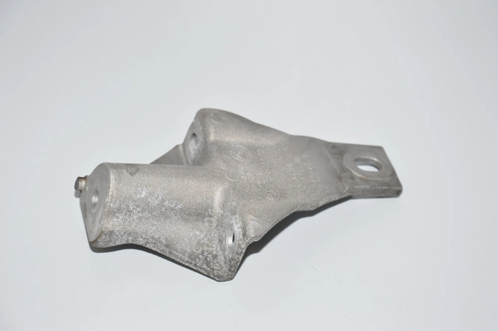 Gearbox Mount Bracket – OEM 6788561 · BMW 5 Touring (F11) M 550 d xDrive 2013 – 3
