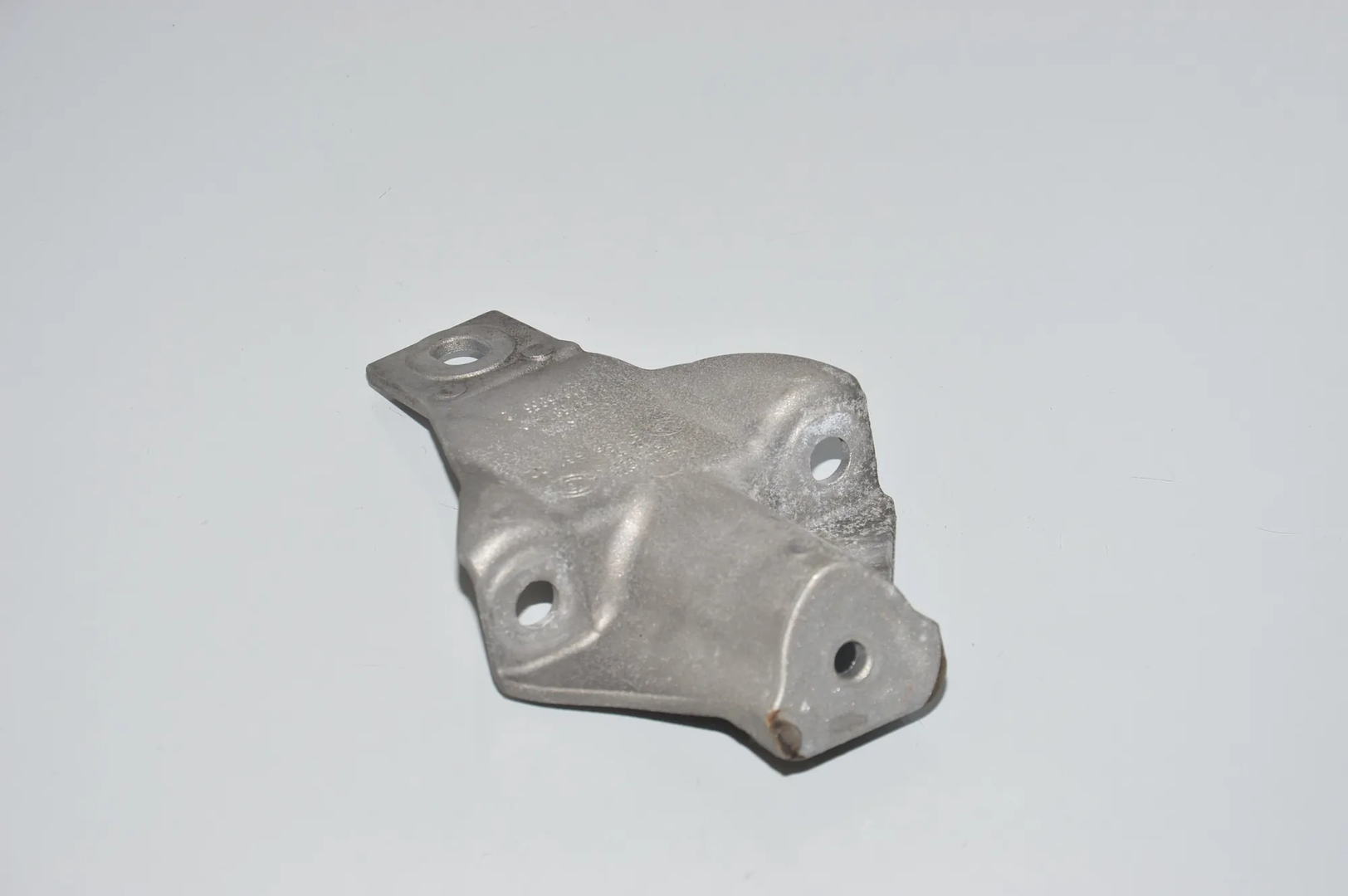 Gearbox Mount Bracket – OEM 6788561 · BMW 5 Touring (F11) M 550 d xDrive 2013 – 4