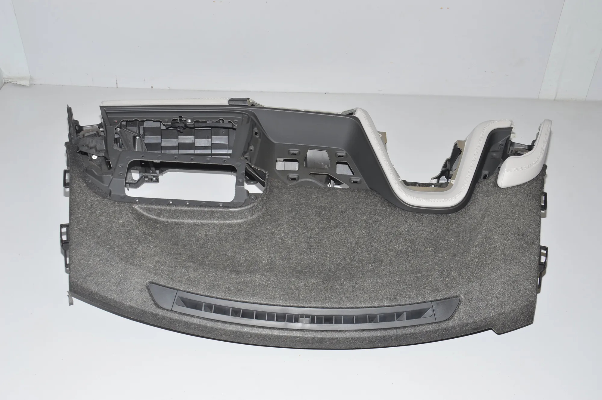 Dashboard – OEM 9282711 · BMW i3 (I01) BMW i3 (I01) Hybrid 2019 – 3