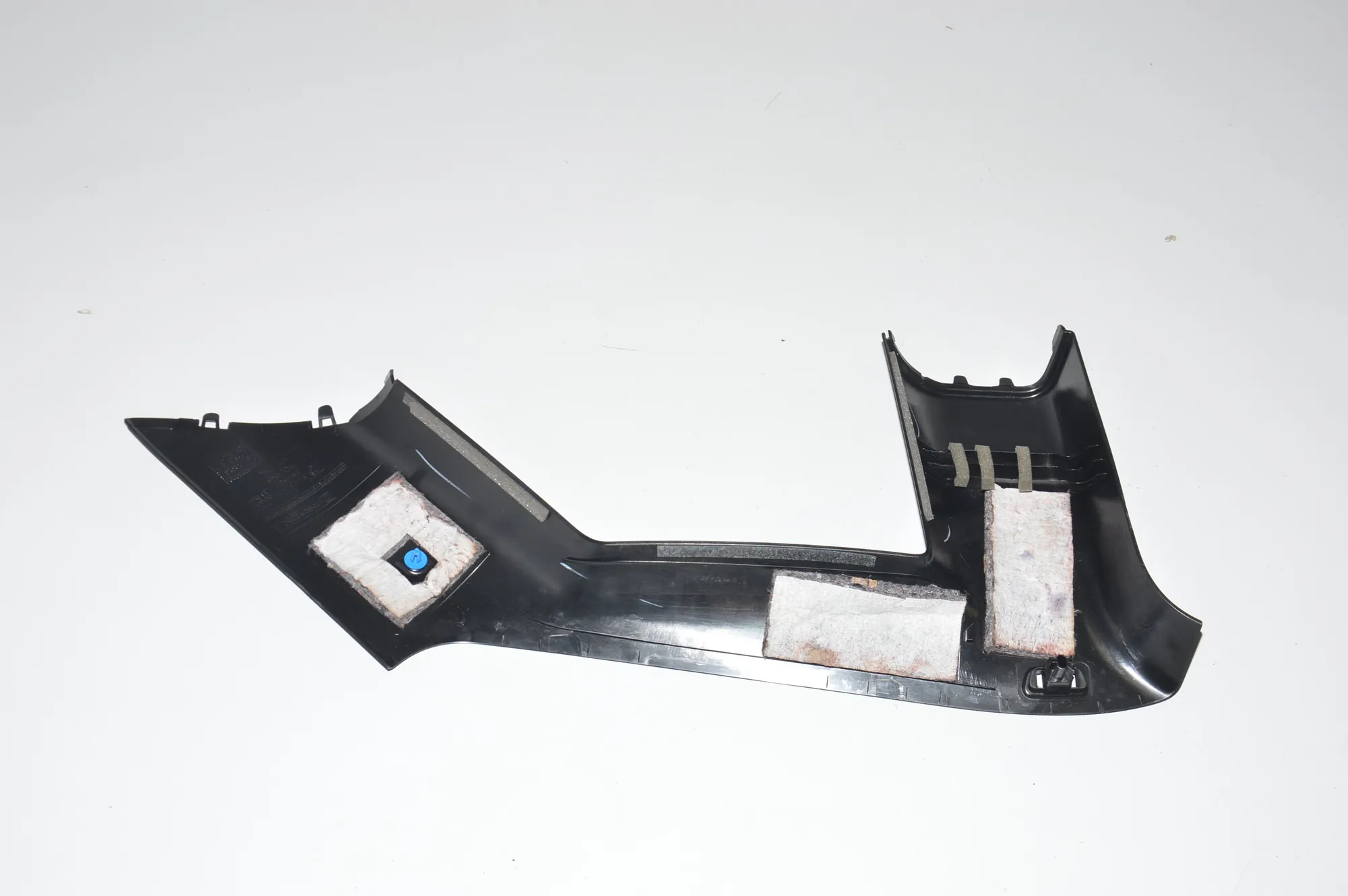 Rear Left Pillar Trim – OEM 7275669 · BMW i3 (I01) BMW i3 (I01) Hybrid 2019 – 3