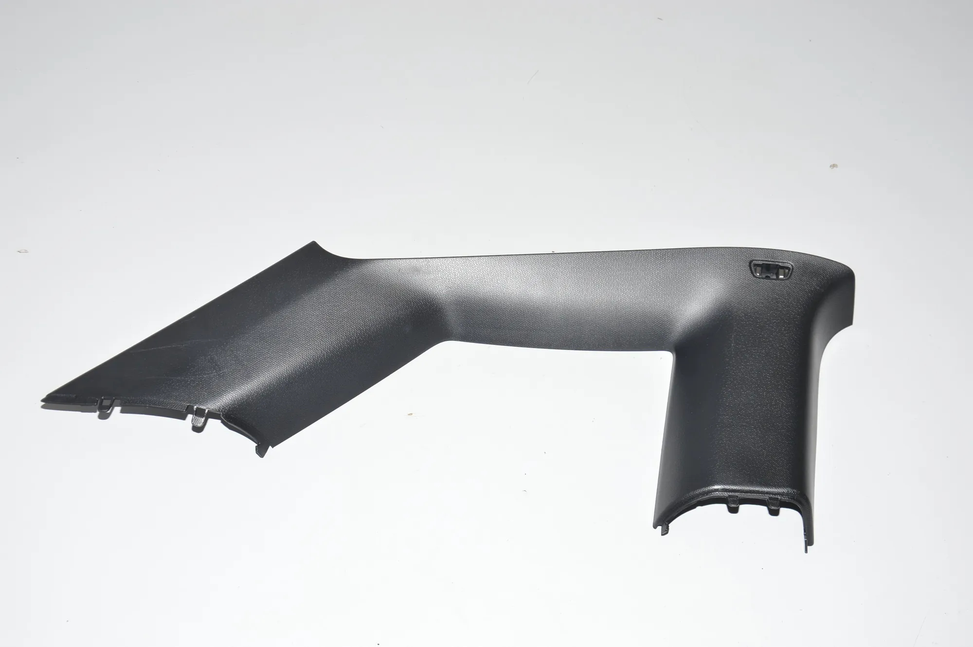 Rear Left Pillar Trim – OEM 7275669 · BMW i3 (I01) BMW i3 (I01) Hybrid 2019