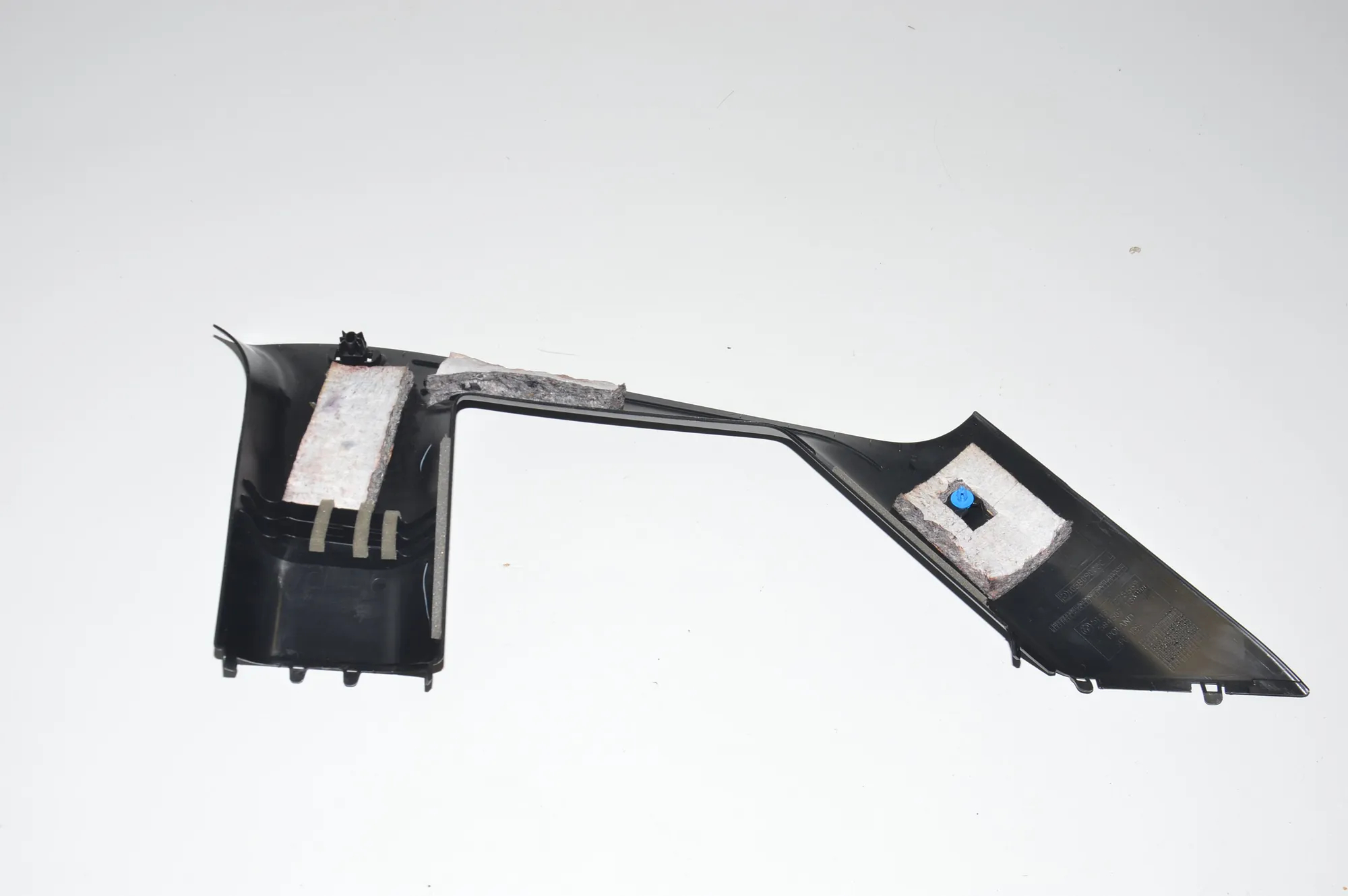 Rear Left Pillar Trim – OEM 7275669 · BMW i3 (I01) BMW i3 (I01) Hybrid 2019 – 4
