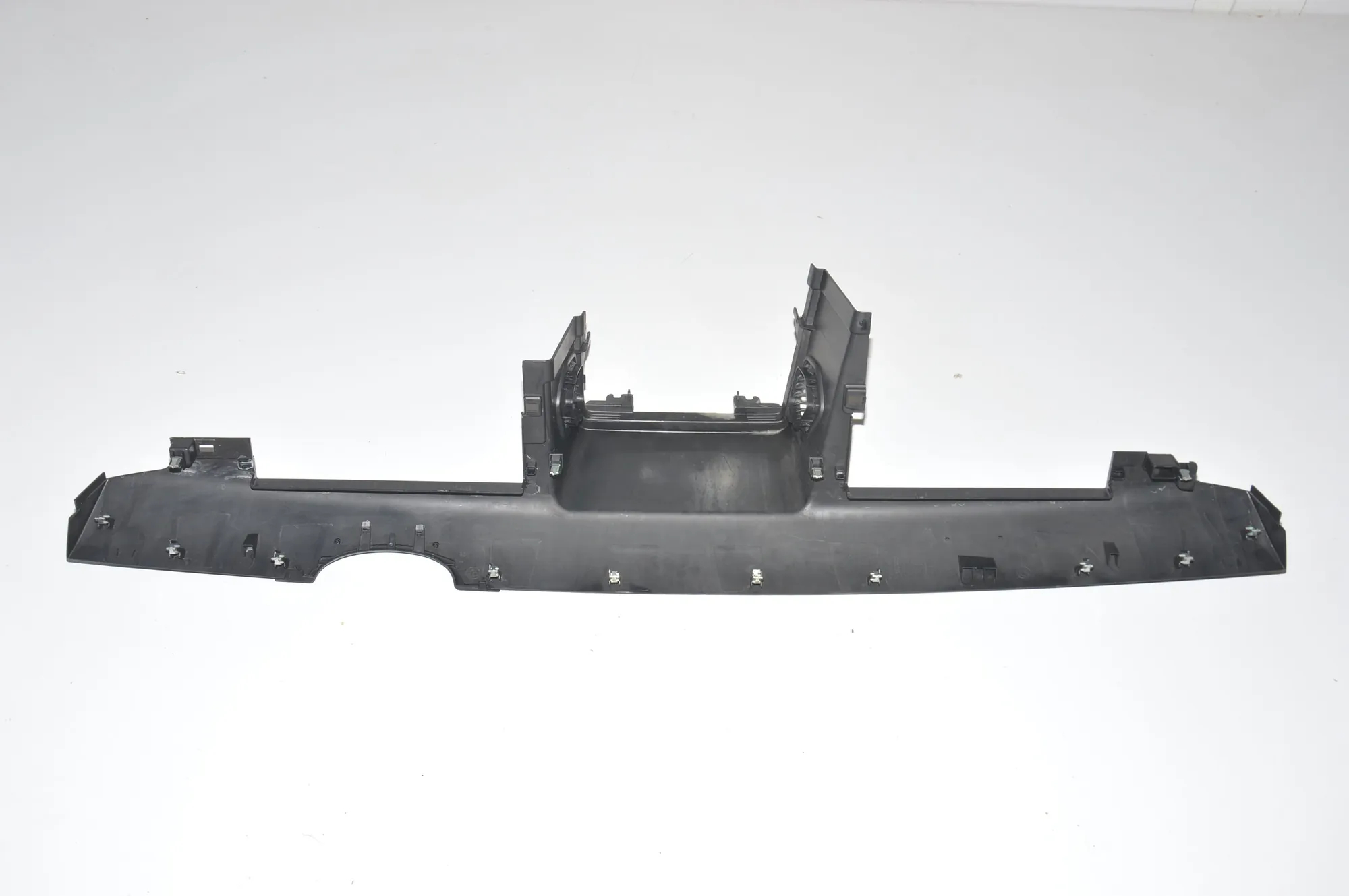 Dashboard Lower Trim – OEM 9303496 · BMW i3 (I01) BMW i3 (I01) Hybrid 2019 – 5