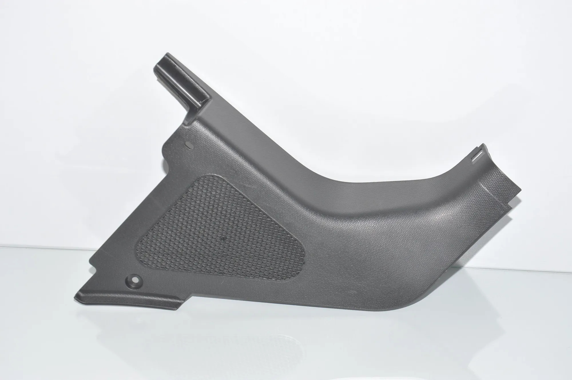 Front Right Interior Step Trim – OEM 7272418 · BMW i3 (I01) BMW i3 (I01) Hybrid 2019