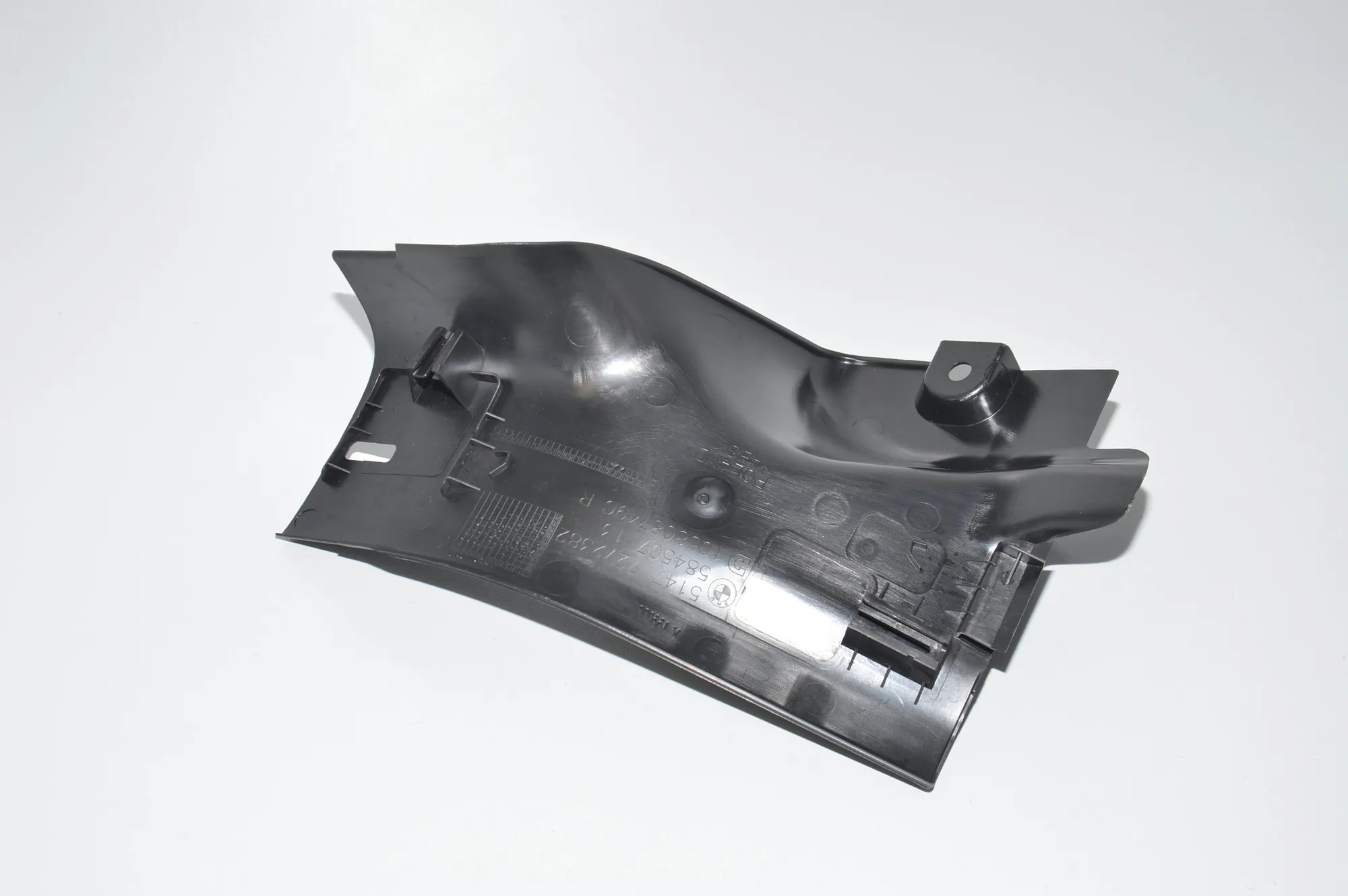 Rear Right Interior Step Trim – OEM 7272382 · BMW i3 (I01) BMW i3 (I01) Hybrid 2019 – 4