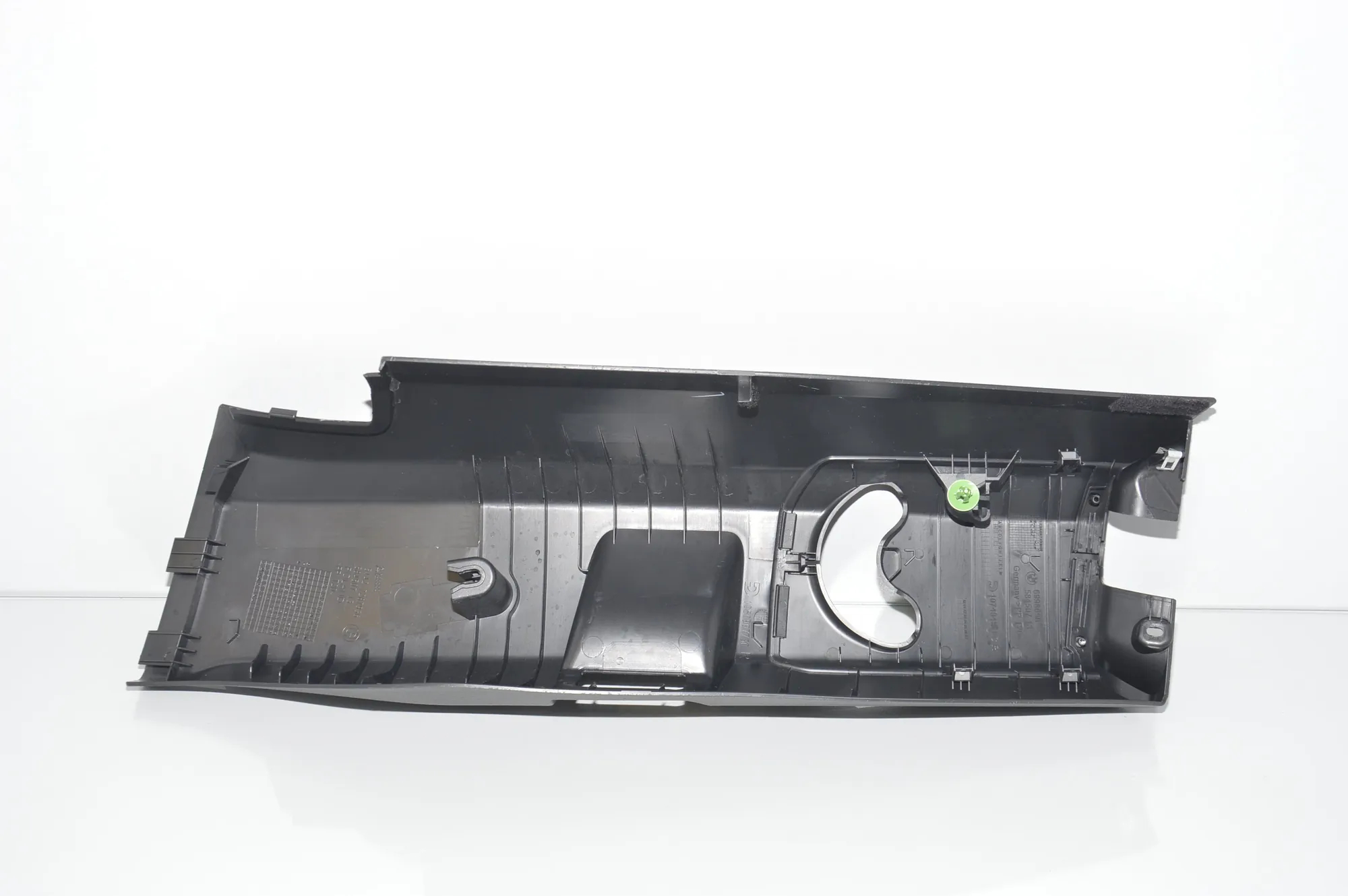 Right Side B Pillar Trim – OEM 7287936 · BMW i3 (I01) BMW i3 (I01) Hybrid 2019 – 4