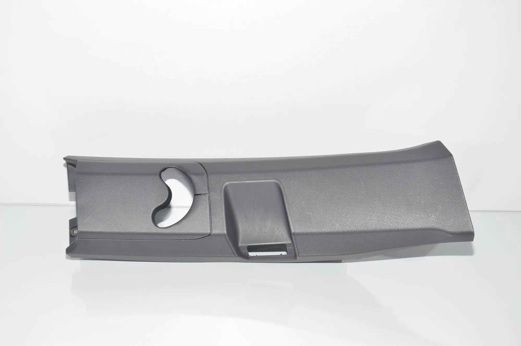 Right Side B Pillar Trim – OEM 7287936 · BMW i3 (I01) BMW i3 (I01) Hybrid 2019
