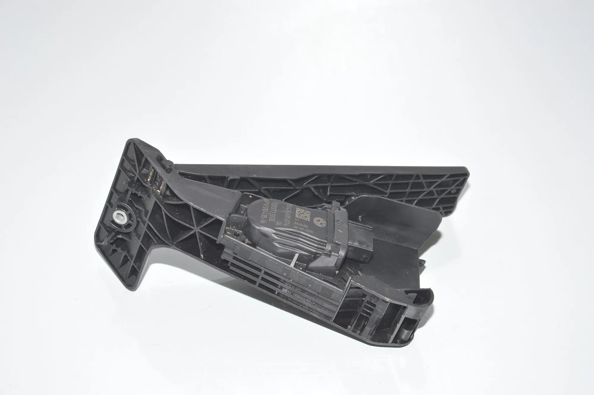 Throttle Pedal – OEM 6853176 · BMW i3 (I01) BMW i3 (I01) Hybrid 2019 – 4