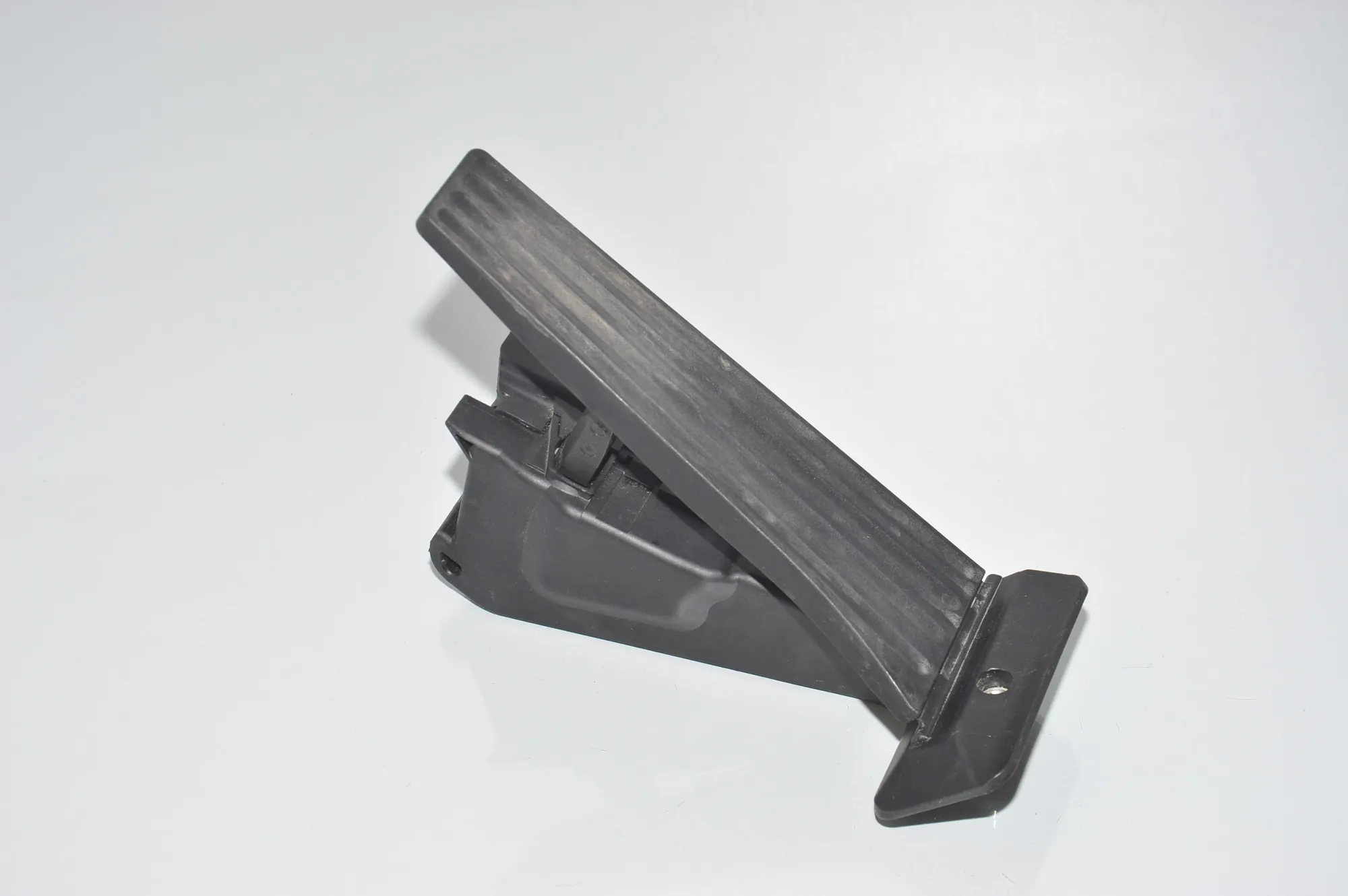 Throttle Pedal – OEM 6853176 · BMW i3 (I01) BMW i3 (I01) Hybrid 2019 – 2