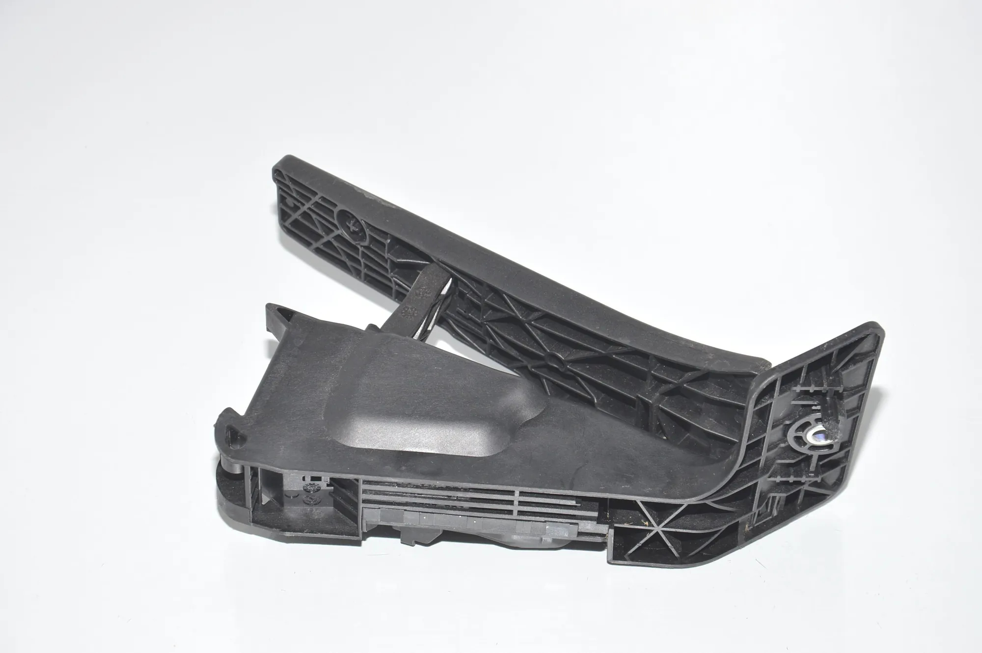 Throttle Pedal – OEM 6853176 · BMW i3 (I01) BMW i3 (I01) Hybrid 2019 – 3